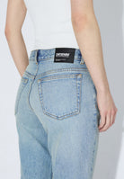 2610116L55_DrDenim_KayaLowCapri_BayLightUsedVintage_Main_W5_2