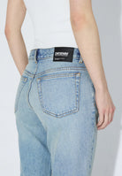 2610116L55_DrDenim_KayaLowCapri_BayLightUsedVintage_Main_W5_2
