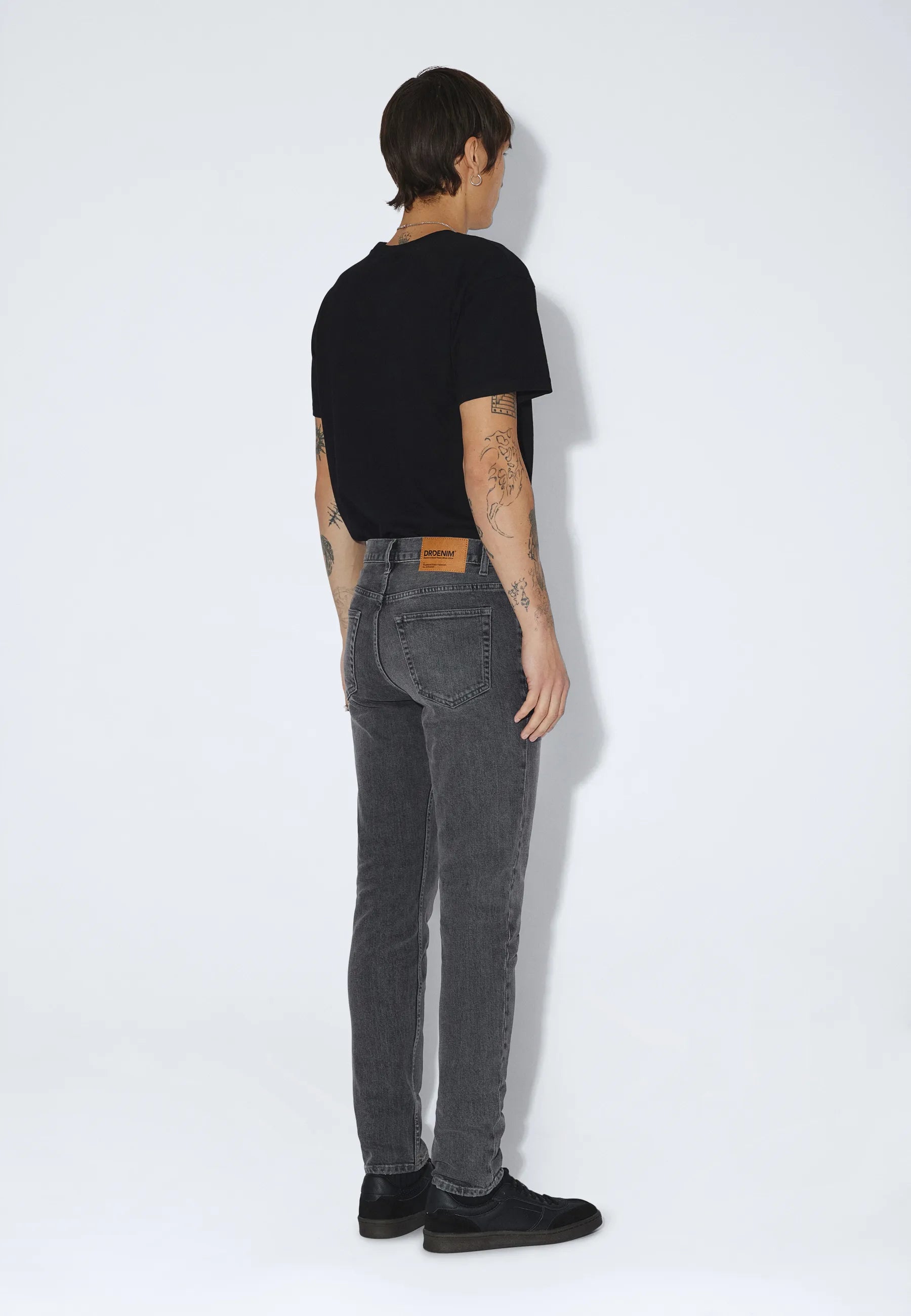 2610117L66_DrDenim_PypeSlim_TarMidGreyUsed_main_M2_1
