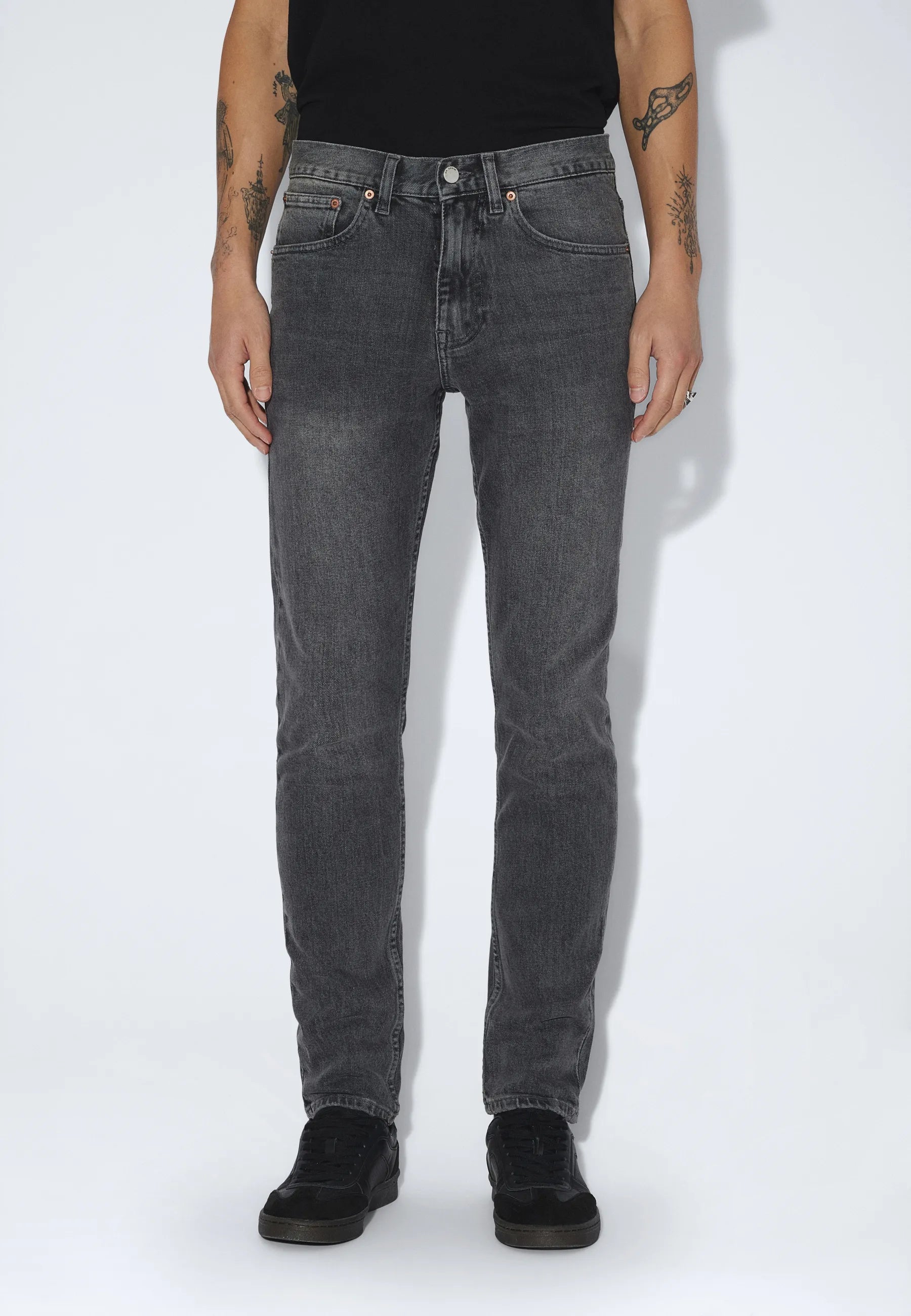 2610117L66_DrDenim_PypeSlim_TarMidGreyUsed_main_M3_1