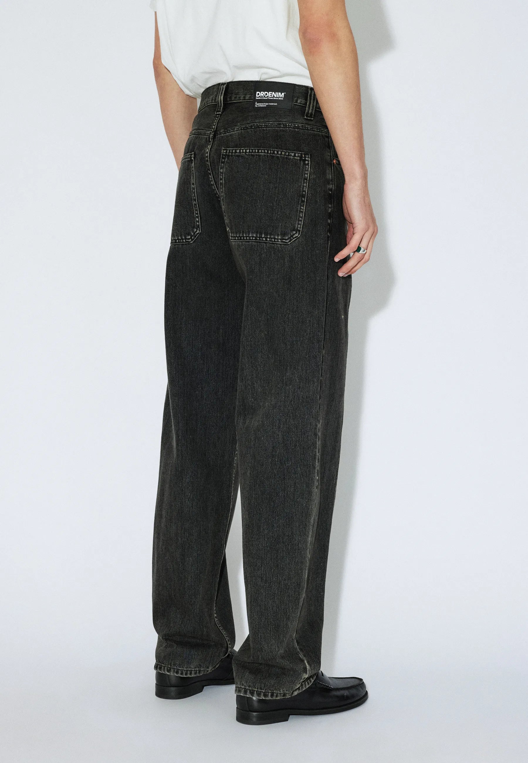 2610118V60_DrDenim_RykeWorker_AgedBlack_Main_M4_1