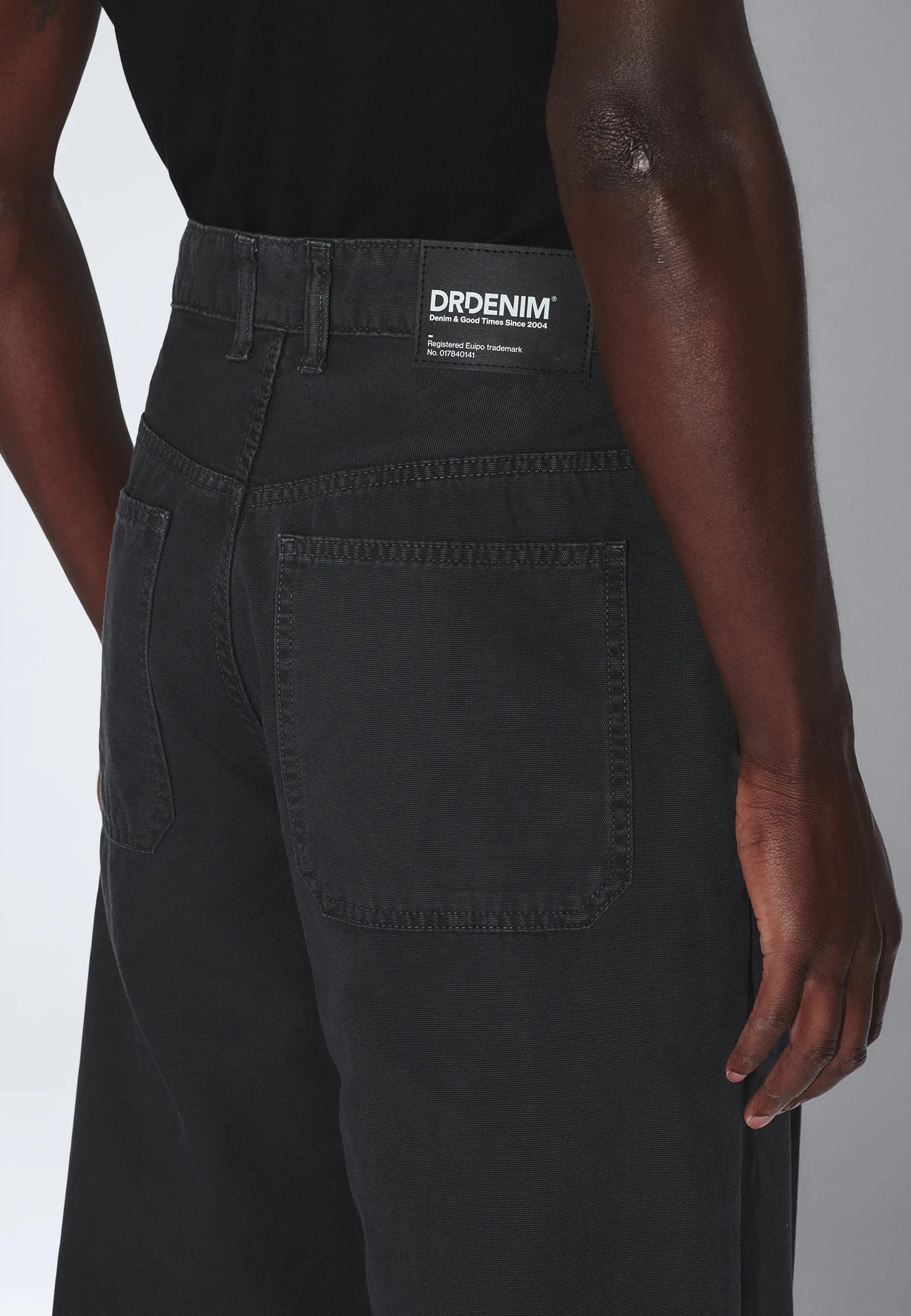 2610119T73_DrDenim_RohPants_WashedGrey_main_M5_2