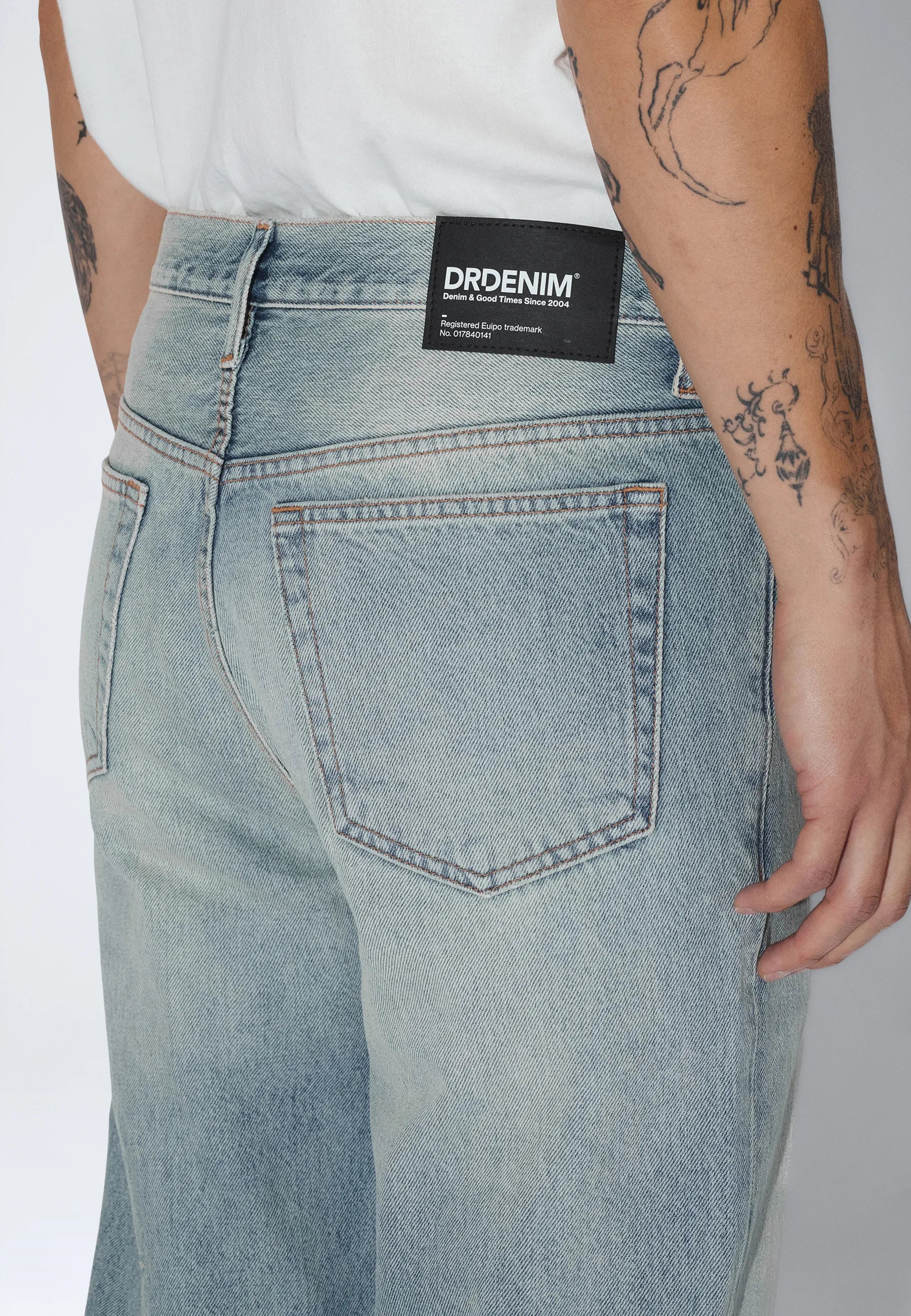 2610121M36_DrDenim_KeerickBootcut_StreamLightFadeVintage_main_M5_2