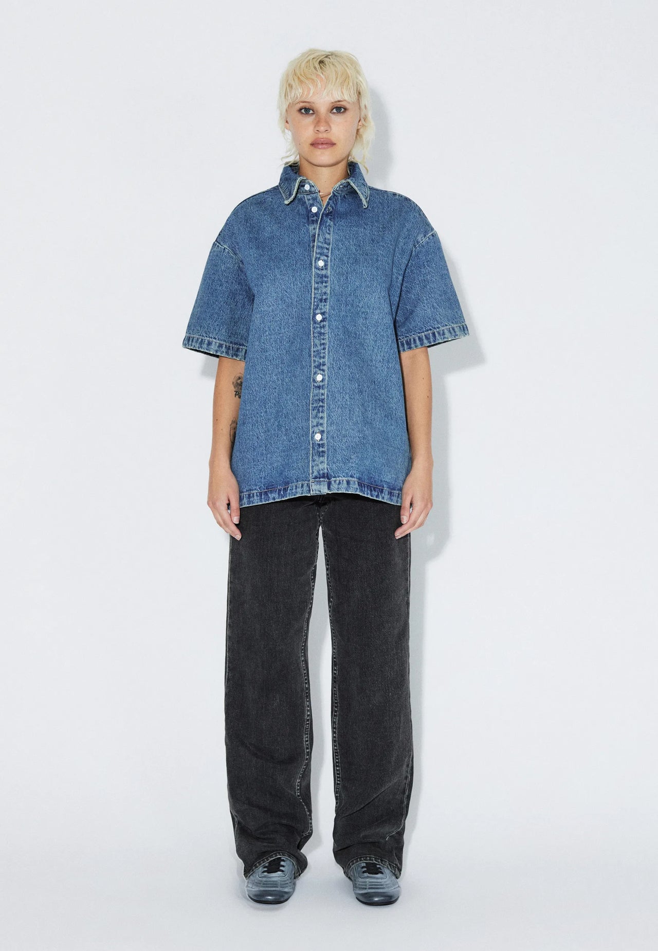 2611101M02_DrDenim_KyeShirt_DriftSkyUsed_Main_W1_2