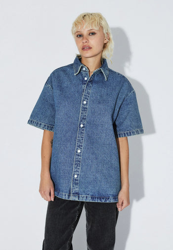 2611101M02_DrDenim_KyeShirt_DriftSkyUsed_Main_W3_2