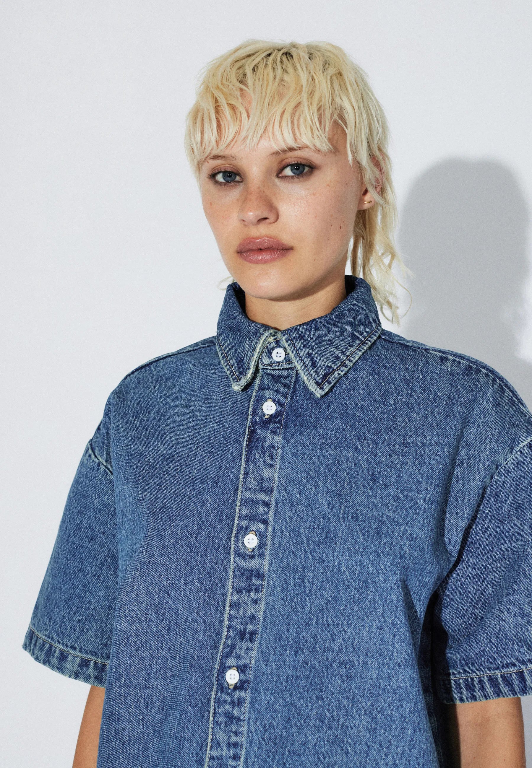 2611101M02_DrDenim_KyeShirt_DriftSkyUsed_Main_W5_1