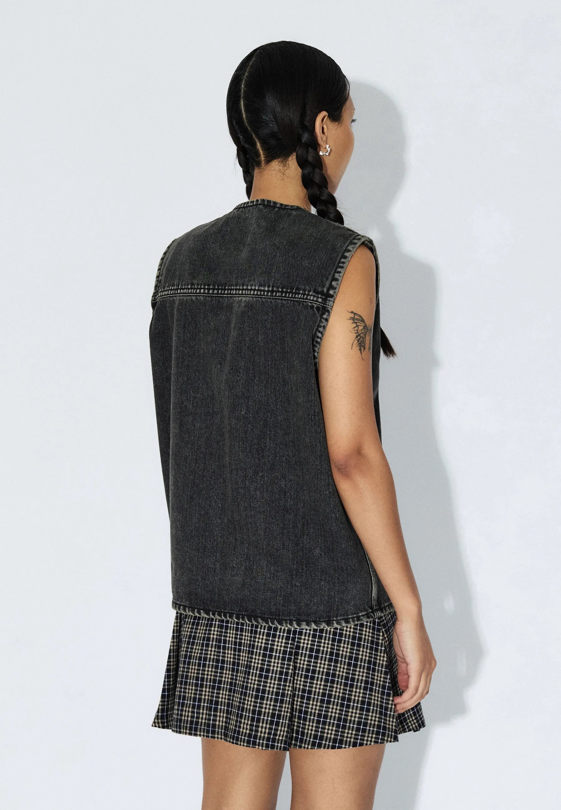 2611106V60_DrDenim_EnverWorkerVest_AgedBlack_Main_W4_1