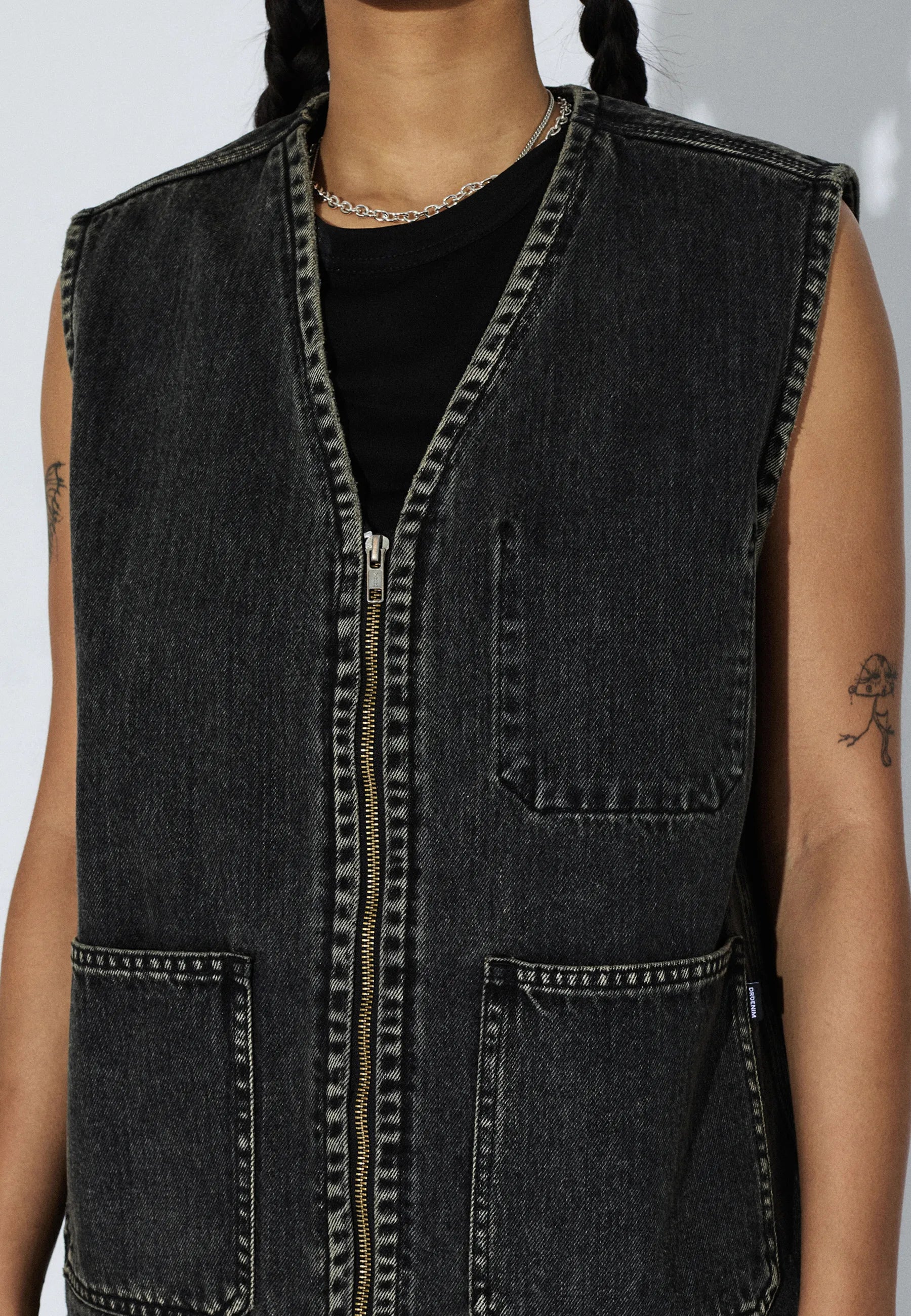 2611106V60_DrDenim_EnverWorkerVest_AgedBlack_Main_W5_1