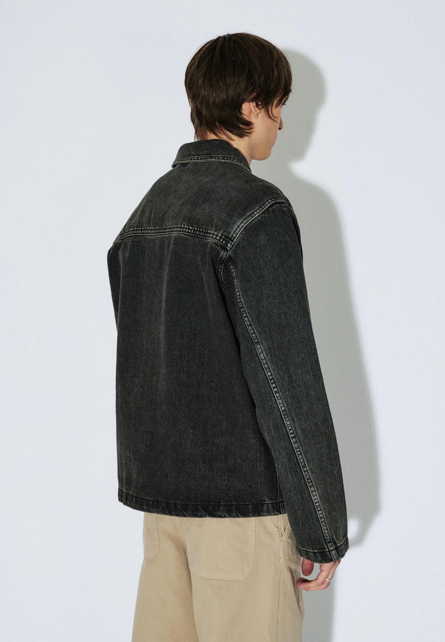 2611107V60_DrDenim_EvonWorkerJacket_AgedBlack_Main_M4_1