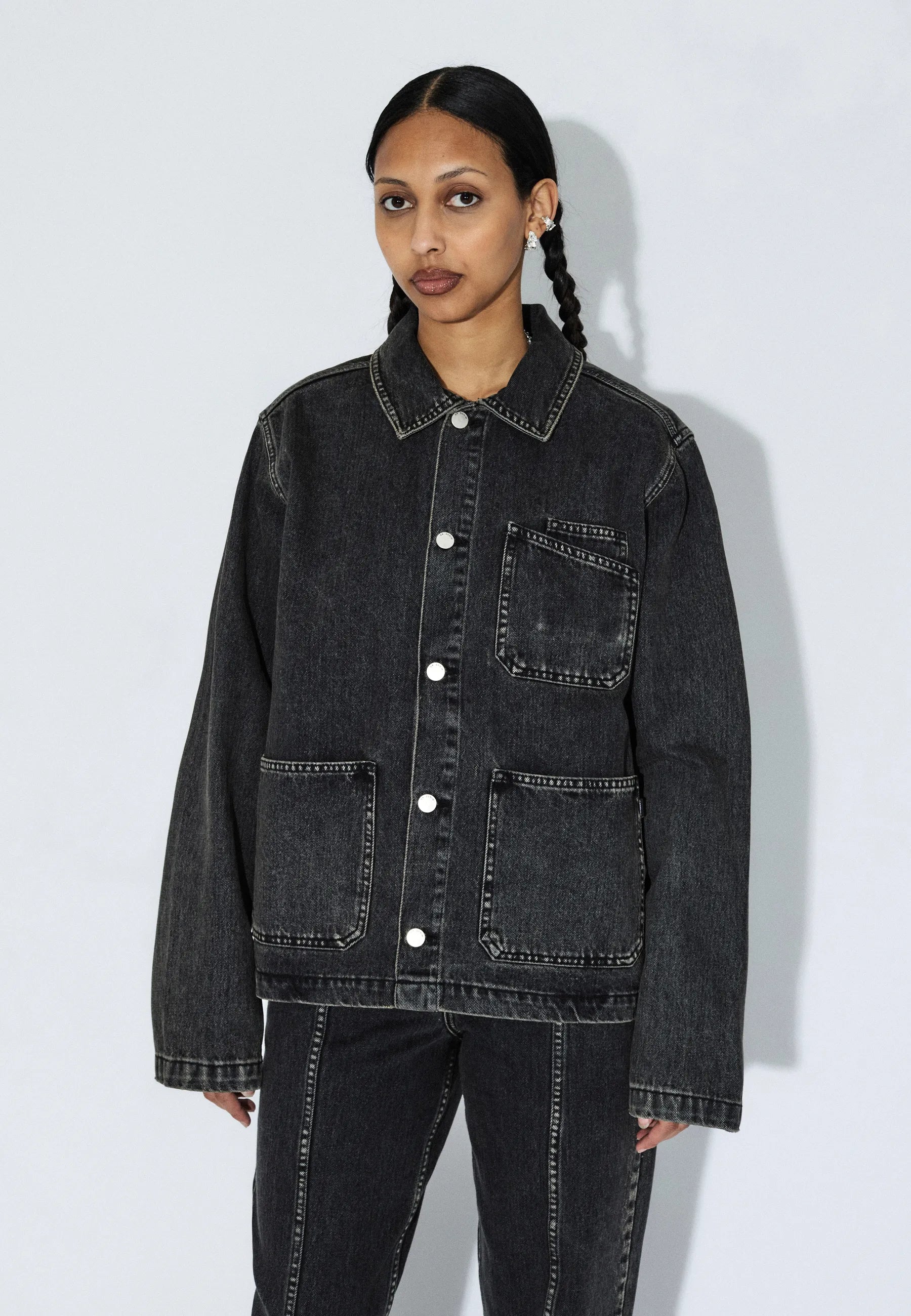 2611107V60_DrDenim_EvonWorkerJacket_AgedBlack_Main_W3_2