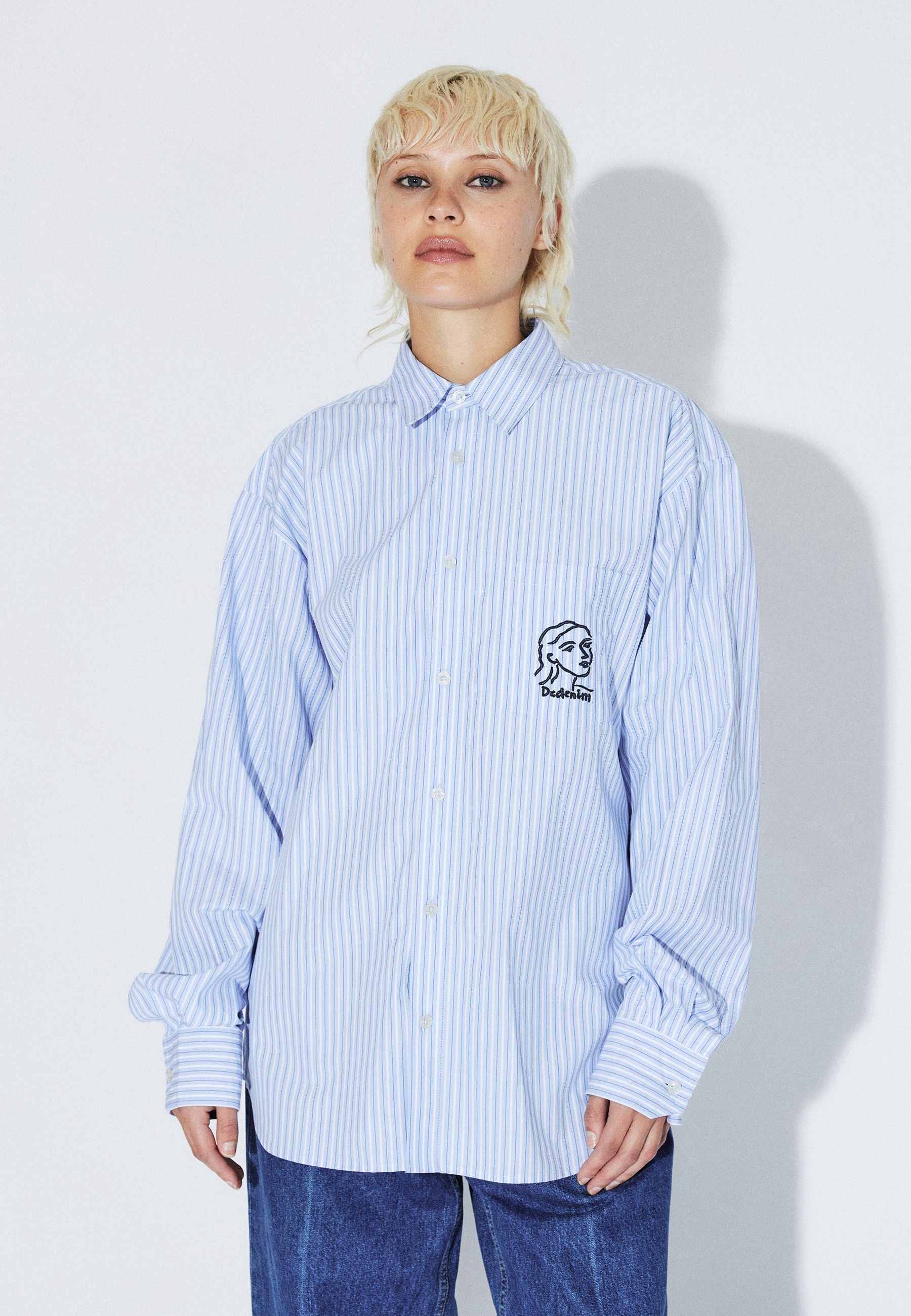 2611111BF9_DrDenim_WesShirt_LtBlueStripeDraw_Main_W3_2