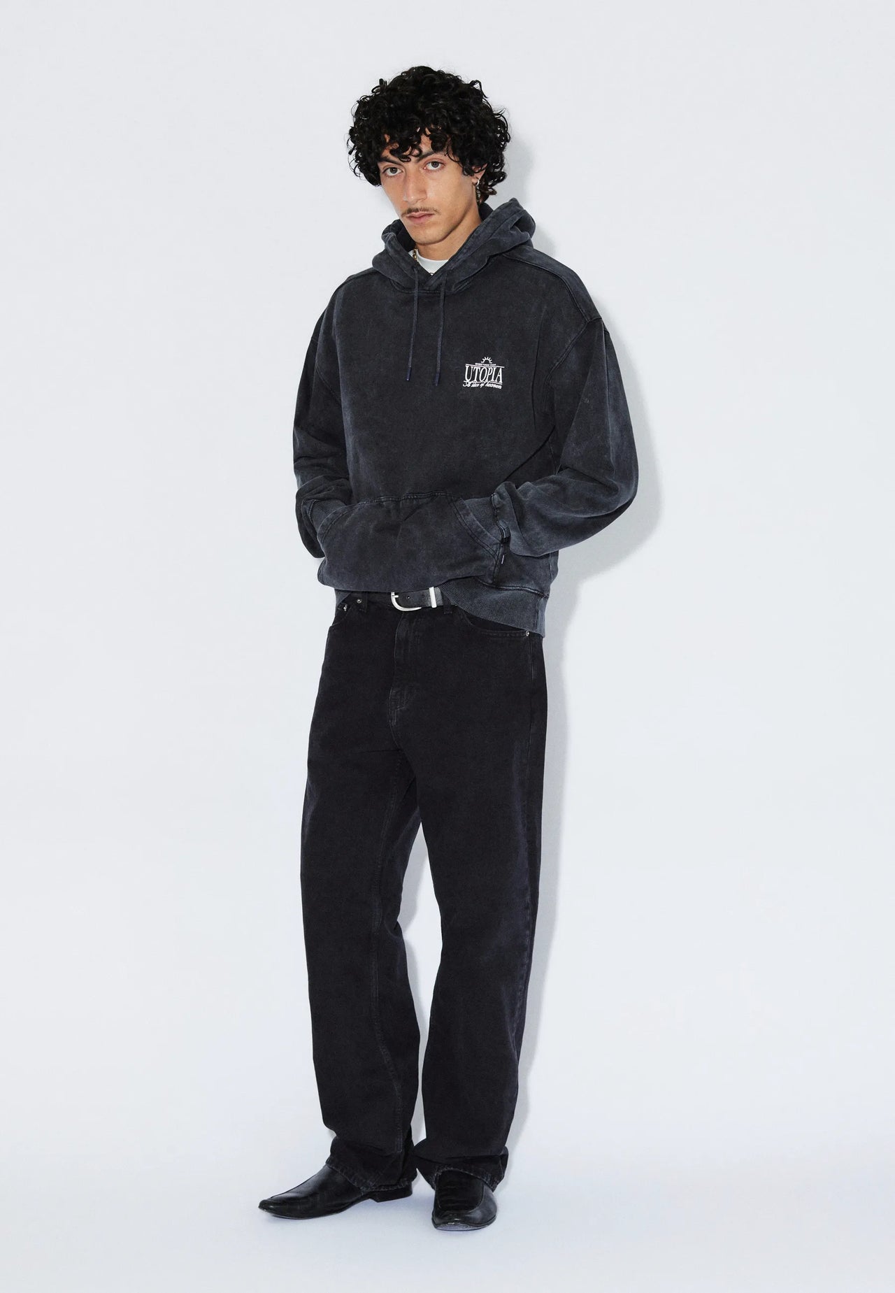 2611112BG4_DrDenim_AidenHoodie_WashedBlackUtopia_Main_M1_1