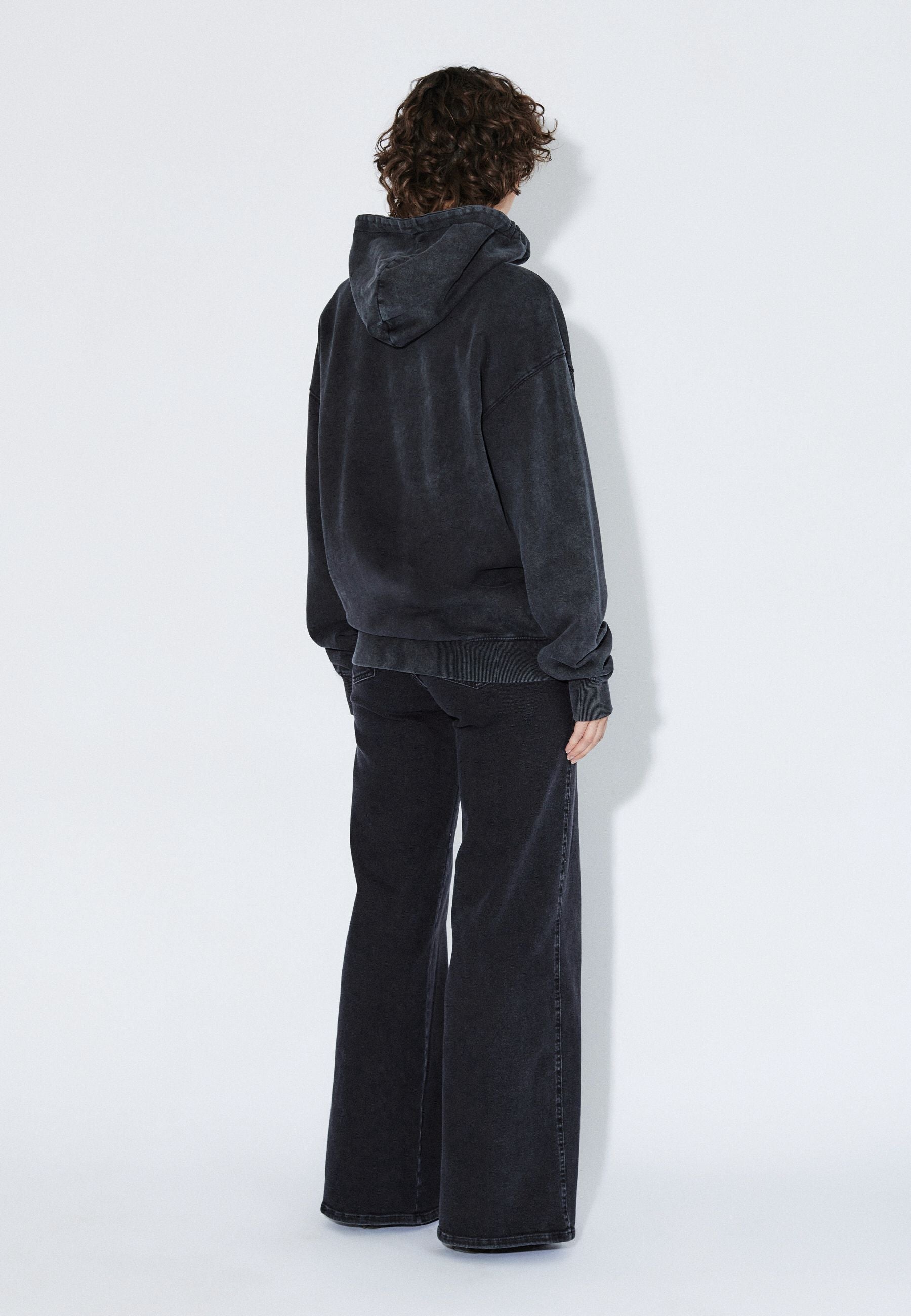 2611112BG4_DrDenim_AidenHoodie_WashedBlackUtopia_Main_W2_1