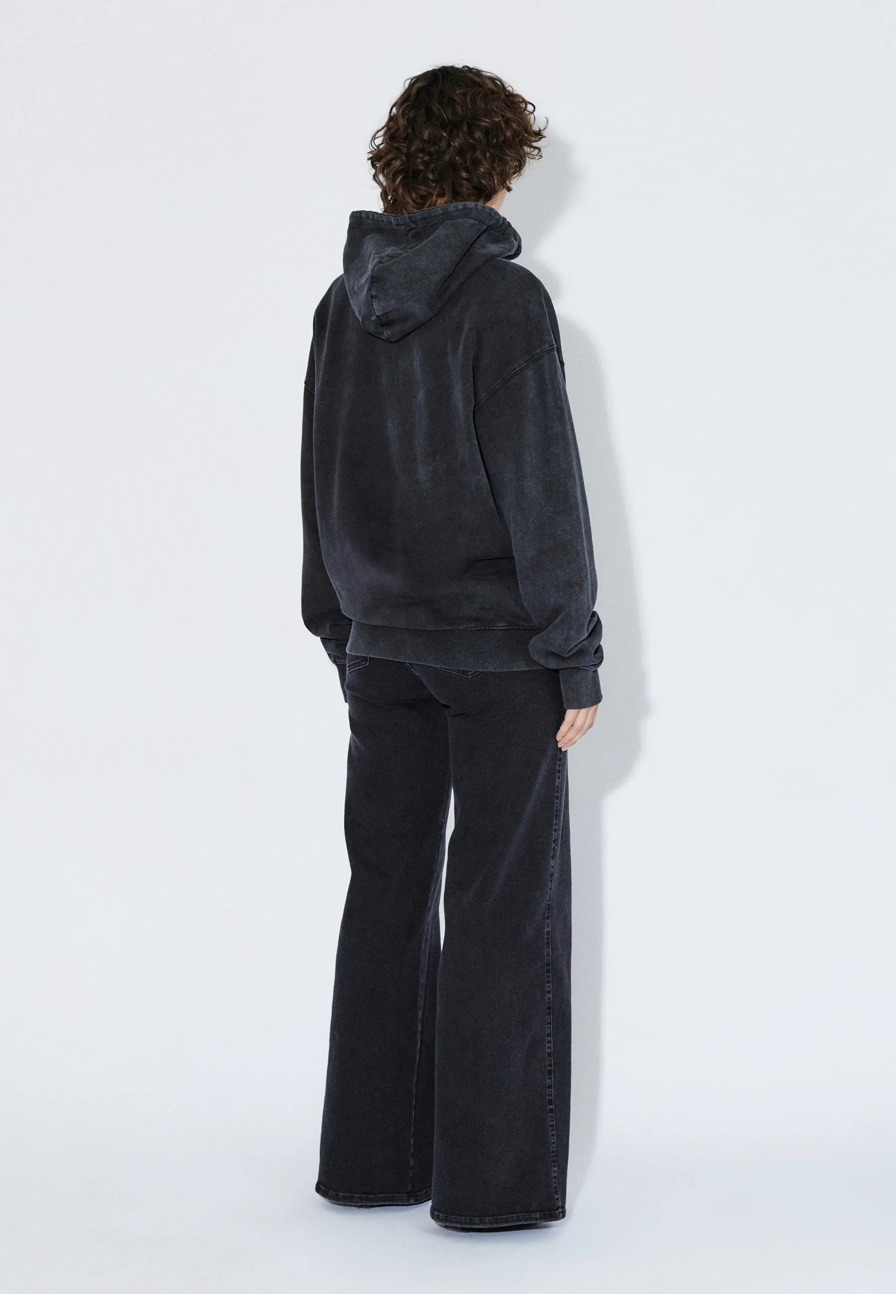 2611112BG4_DrDenim_AidenHoodie_WashedBlackUtopia_Main_W2_1