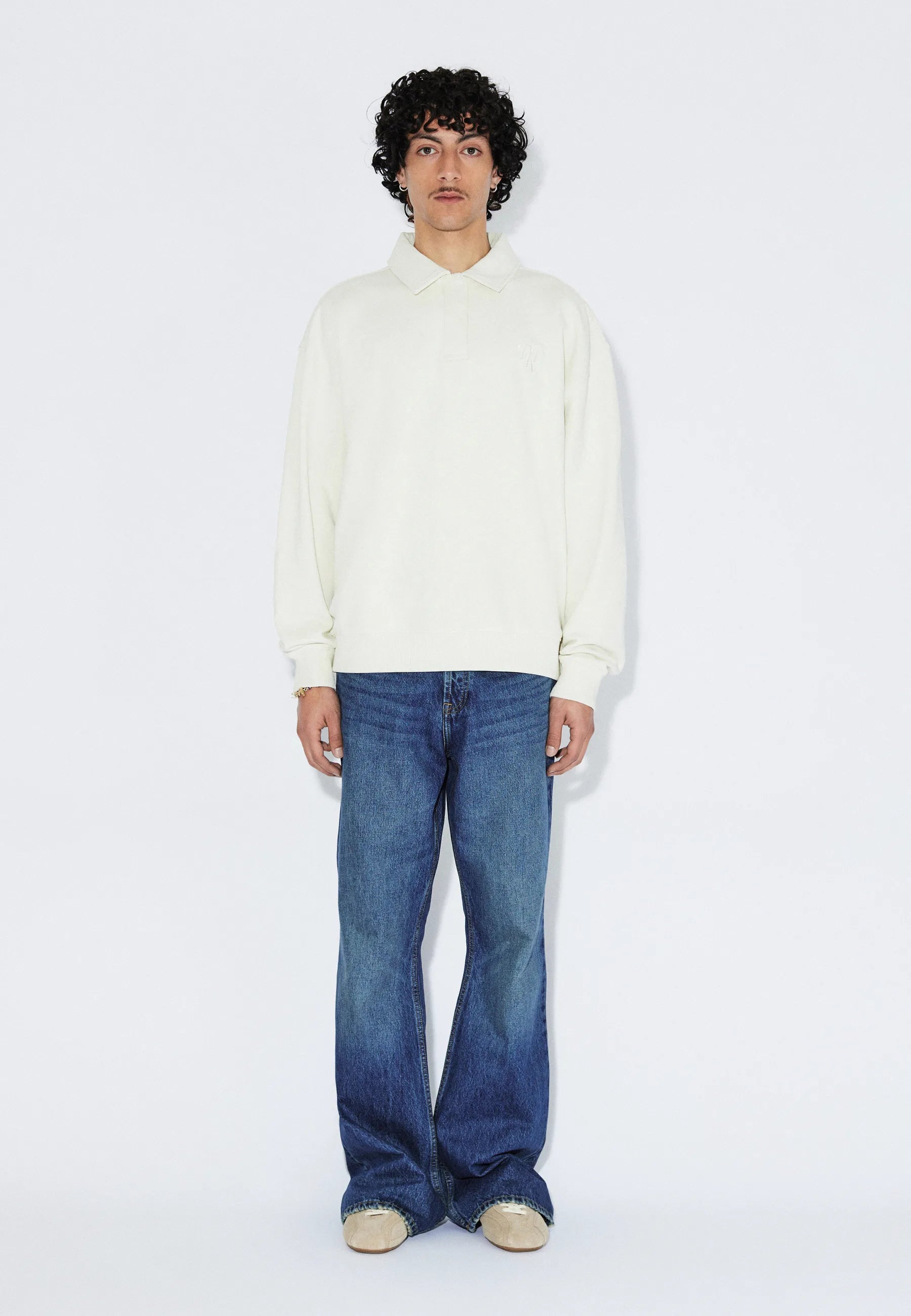 2611113BG5_DrDenim_BradyCollarSweatshirt_EcruMono_Main_M1_1