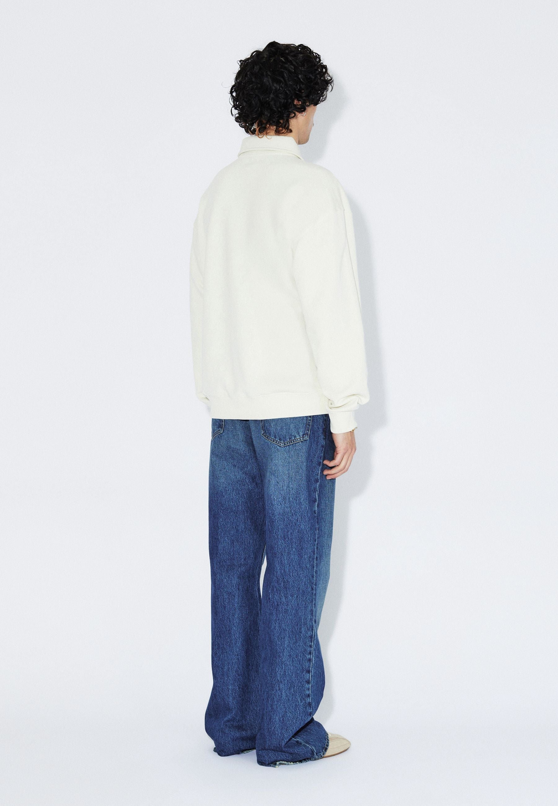 2611113BG5_DrDenim_BradyCollarSweatshirt_EcruMono_Main_M2_1