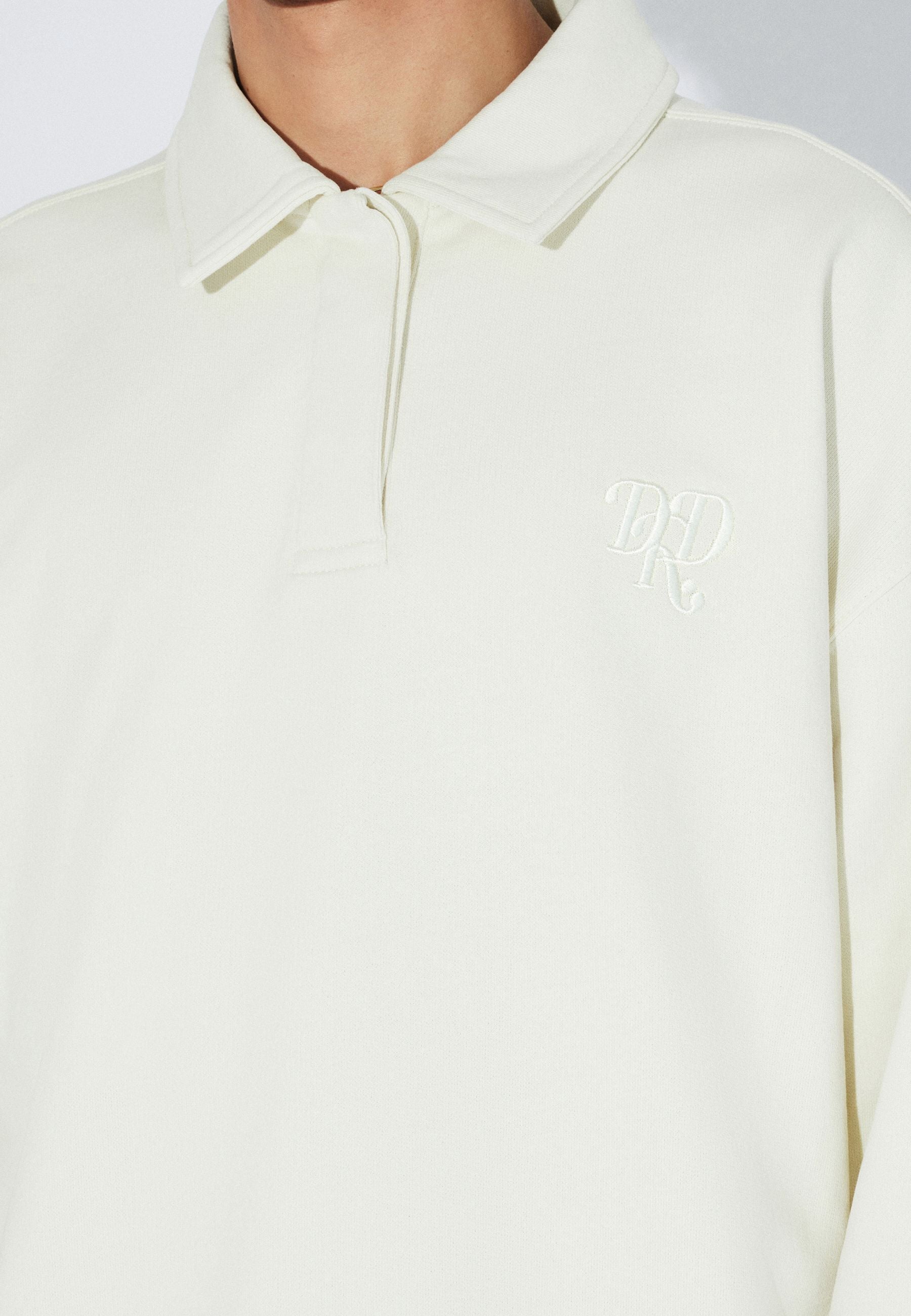 2611113BG5_DrDenim_BradyCollarSweatshirt_EcruMono_Main_M5_1