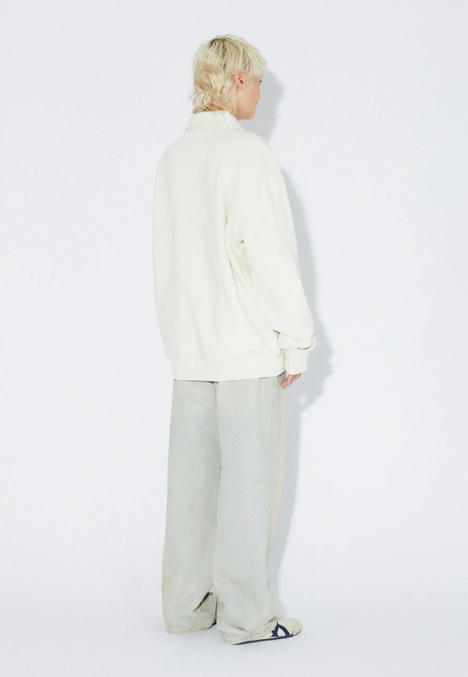 2611113BG5_DrDenim_BradyCollarSweatshirt_EcruMono_Main_W2_1