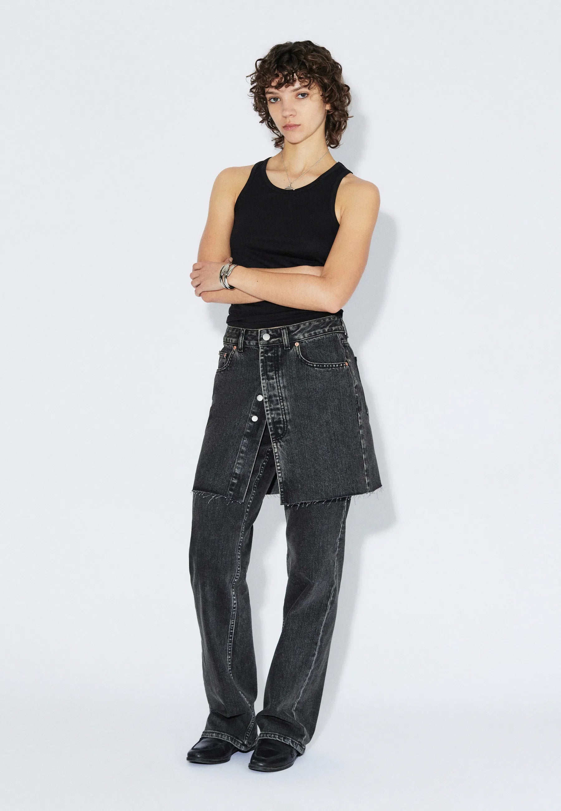 2611120BJ7_DrDenim_MellaTop_BlackMono_Main_W1_2