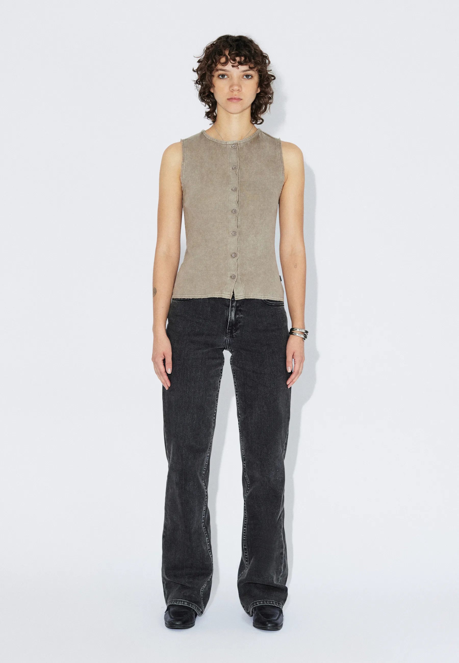 2611121597_DrDenim_LiljaRib_WashedKhaki_Main_W1_1