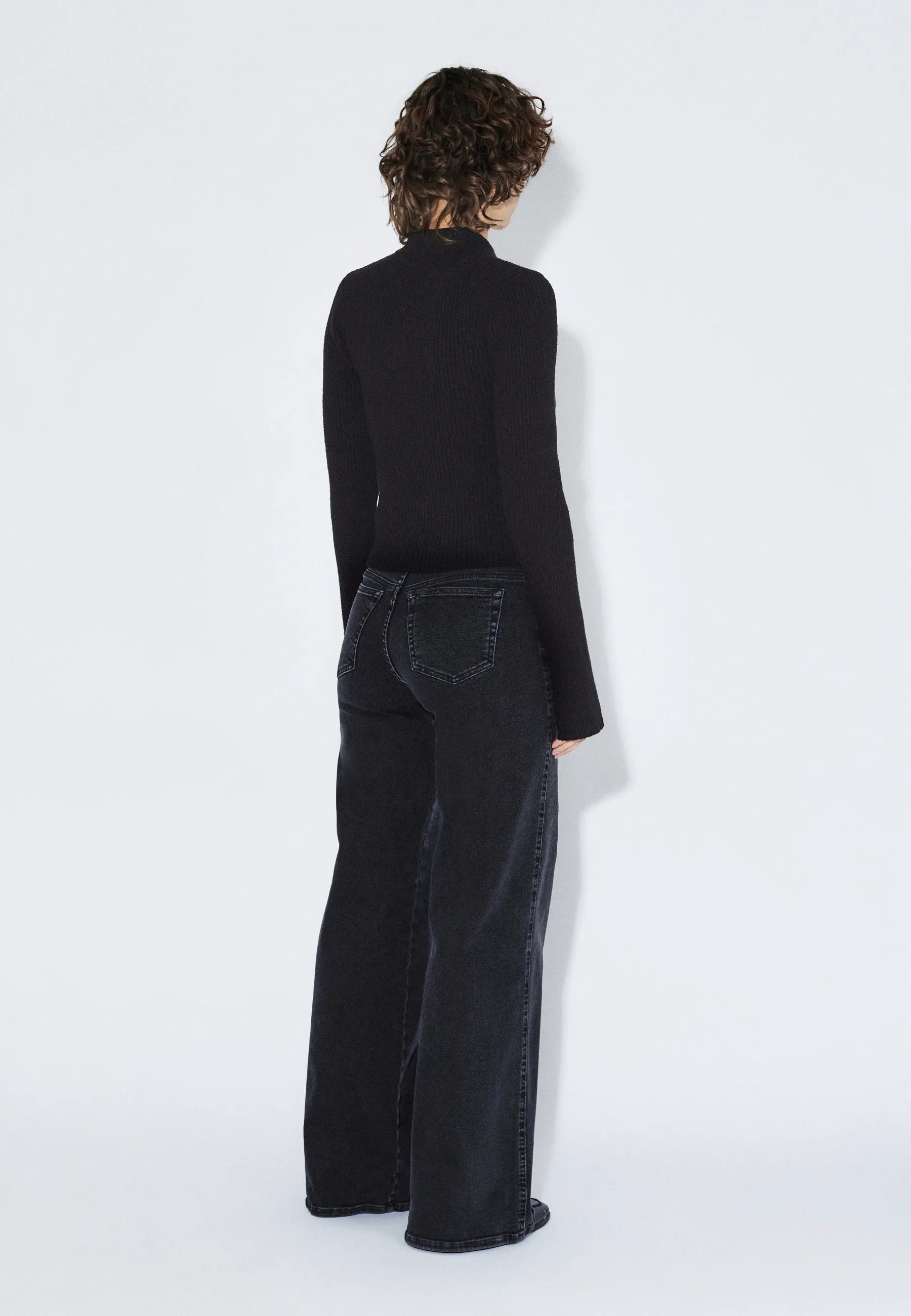 2611124101_DrDenim_ElizaKnitTop_Black_Main_W2_1