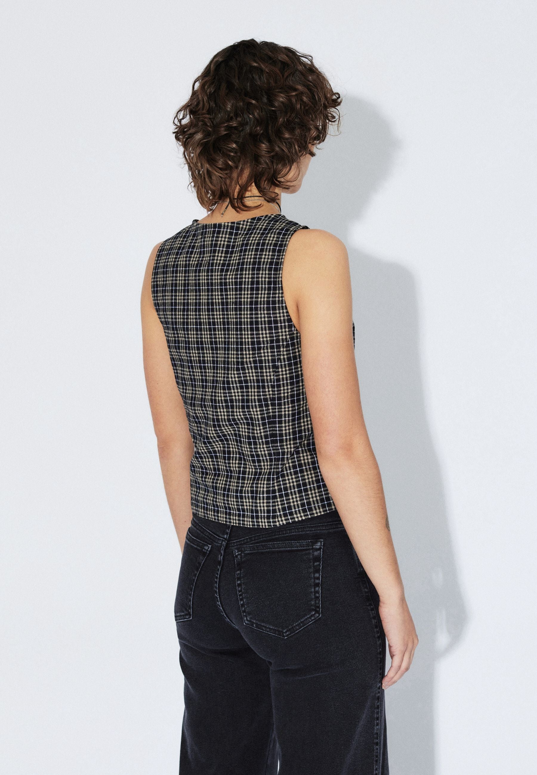 2611125BF8_DrDenim_ZolaTop_BlackSummerCheck_Main_W4_1