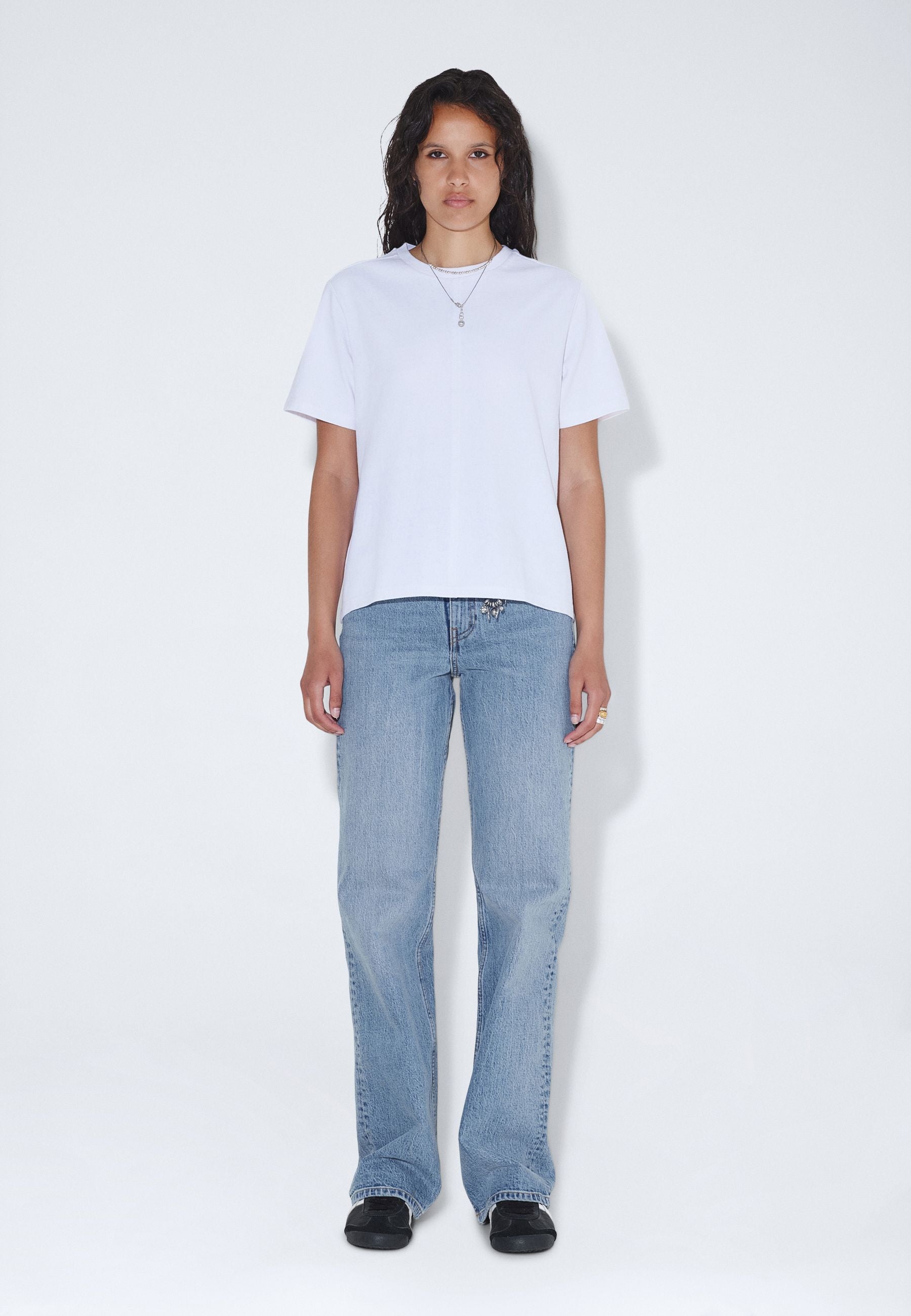2621104CA2_DrDenim_TaliaTee_WhiteFog_Main_W1_2