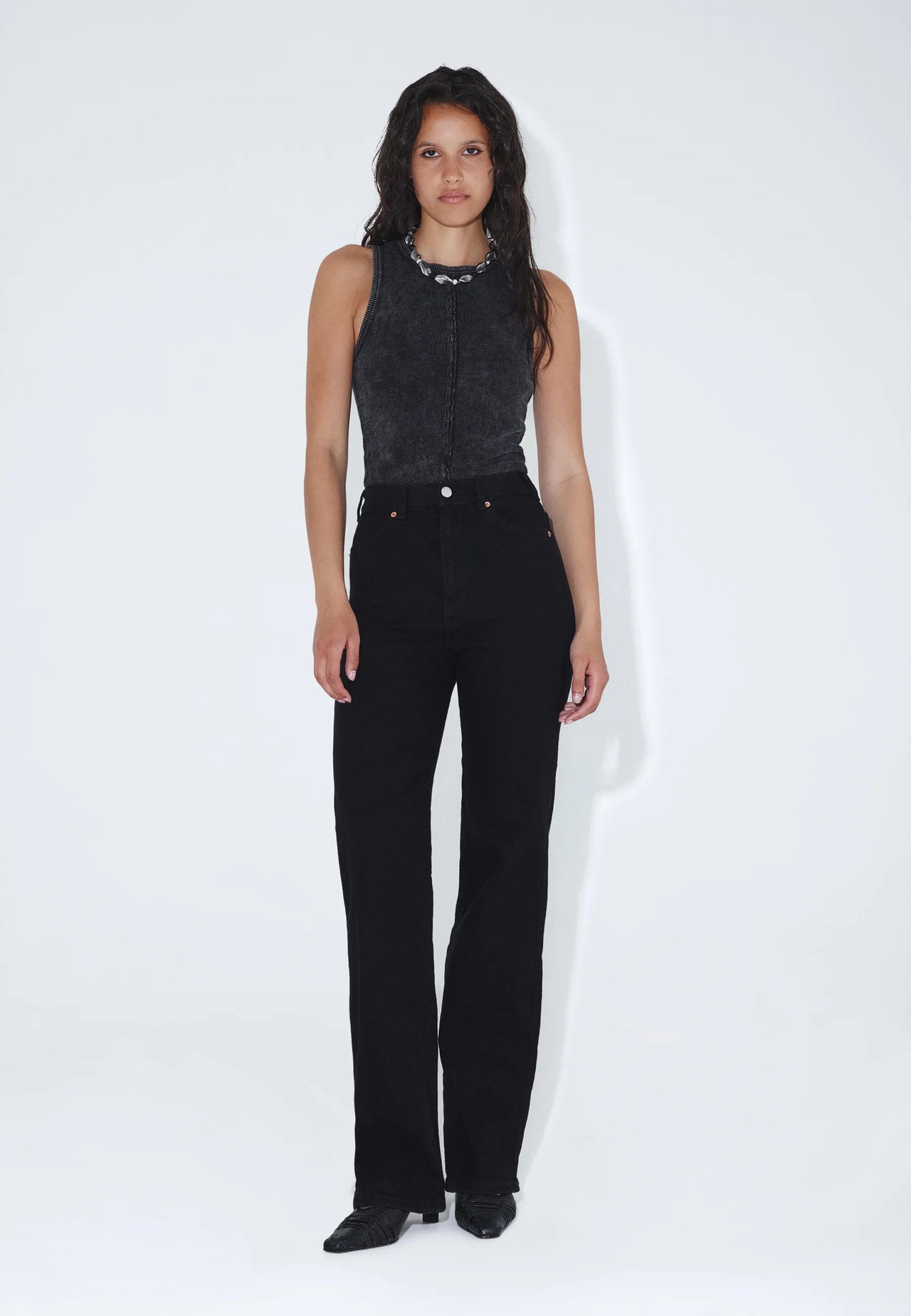 2621105B08_DrDenim_LianTop_BlackFog_Main_W1_1