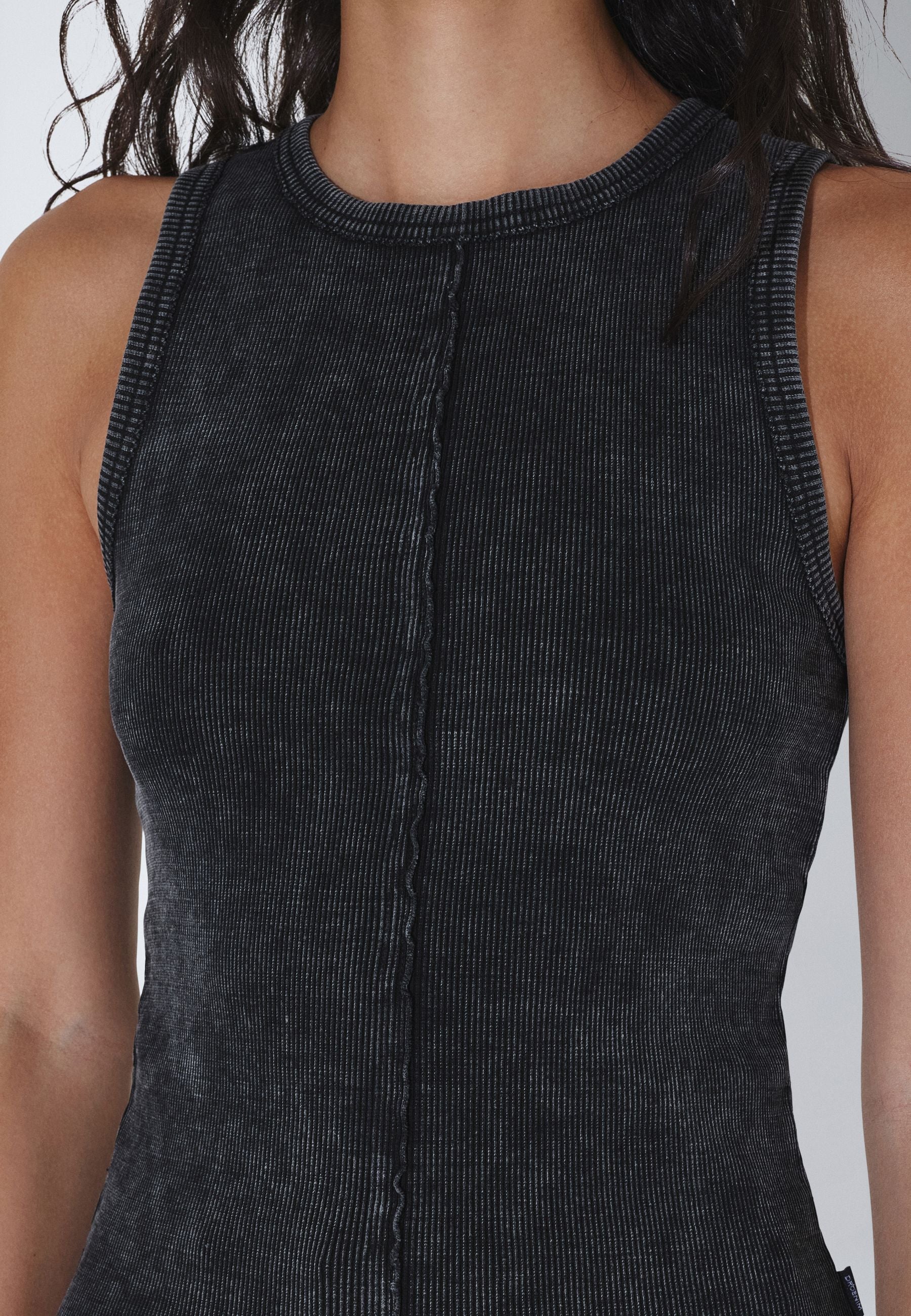 2621105B08_DrDenim_LianTop_BlackFog_Main_W5_1
