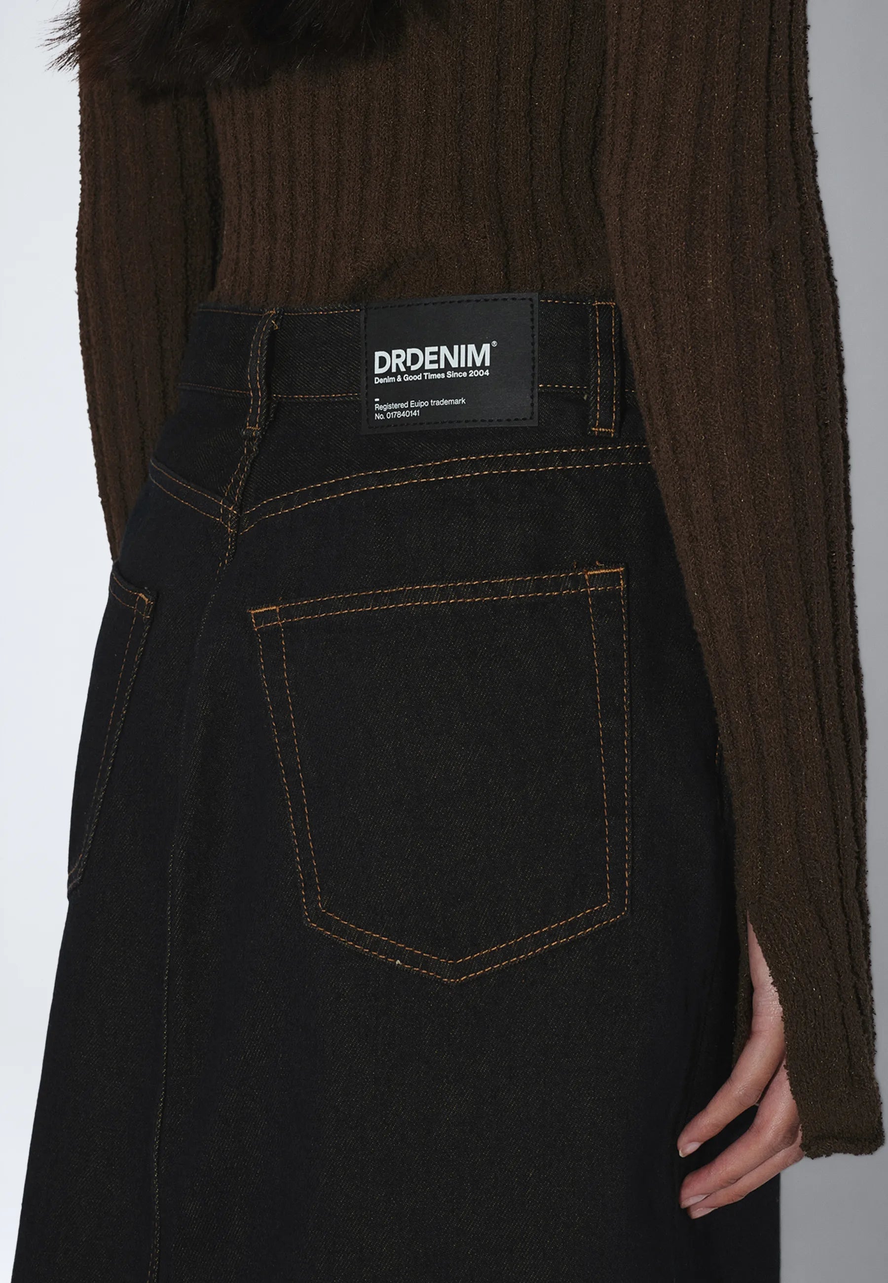 2630101M21_DrDenim_AylaSkirt_KodiakRinse_main_W5_3