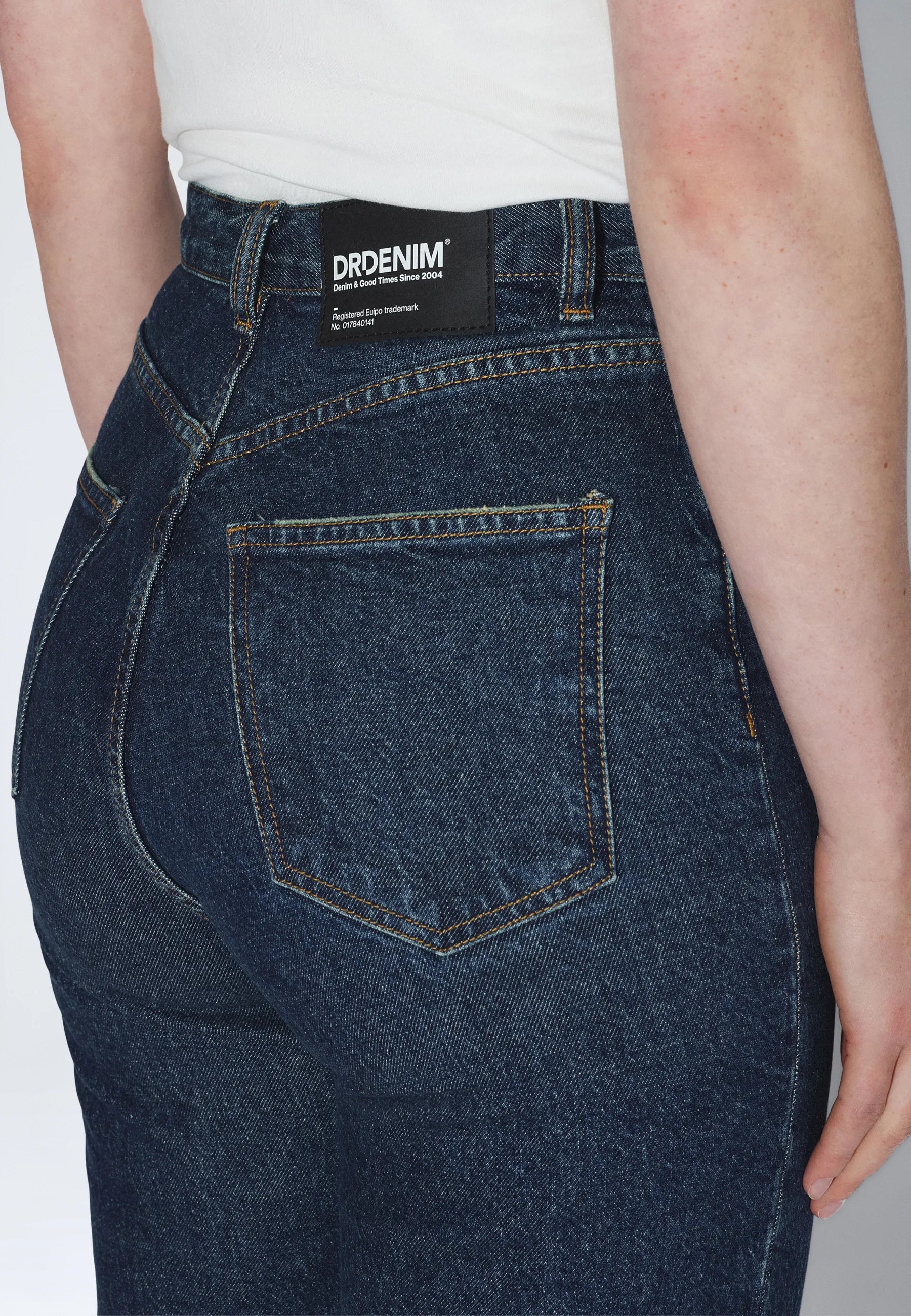 2630102L71_DrDenim_EchoHighStraightButton_BayDarkRetroVintage_main_W5_2