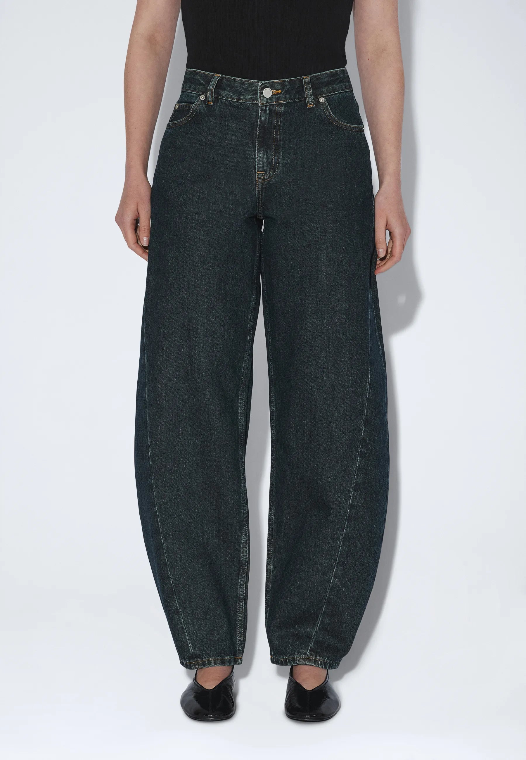 2630104M22_DrDenim_NanciMidBarrelSeam_KodiakDarkRetro_main_W3_1