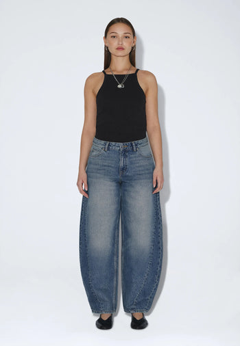 2630104M37_DrDenim_NanciMidBarrelSeam_StreamMidFadeDirt_main_W1_1