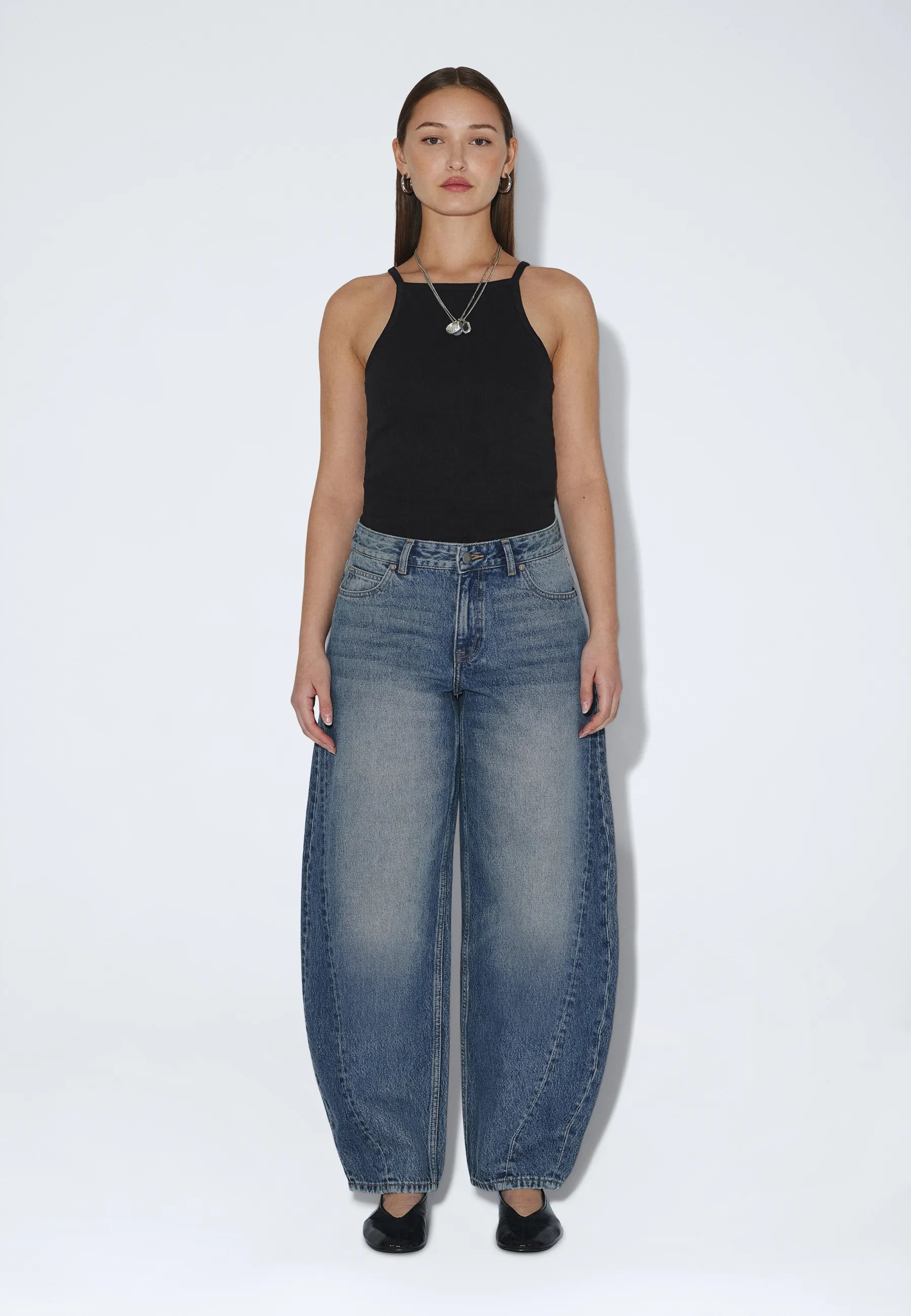 2630104M37_DrDenim_NanciMidBarrelSeam_StreamMidFadeDirt_main_W1_1