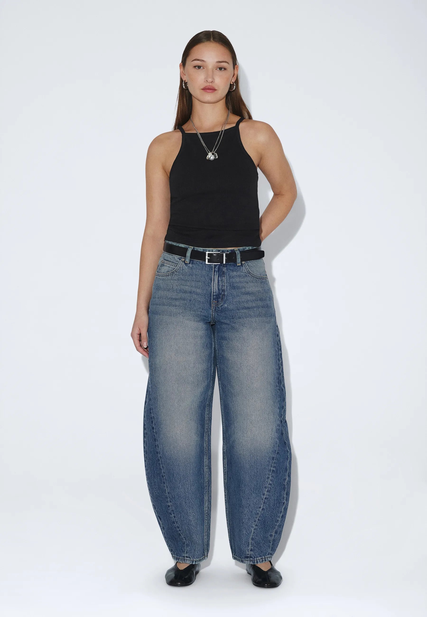 2630104M37_DrDenim_NanciMidBarrelSeam_StreamMidFadeDirt_main_W1_2