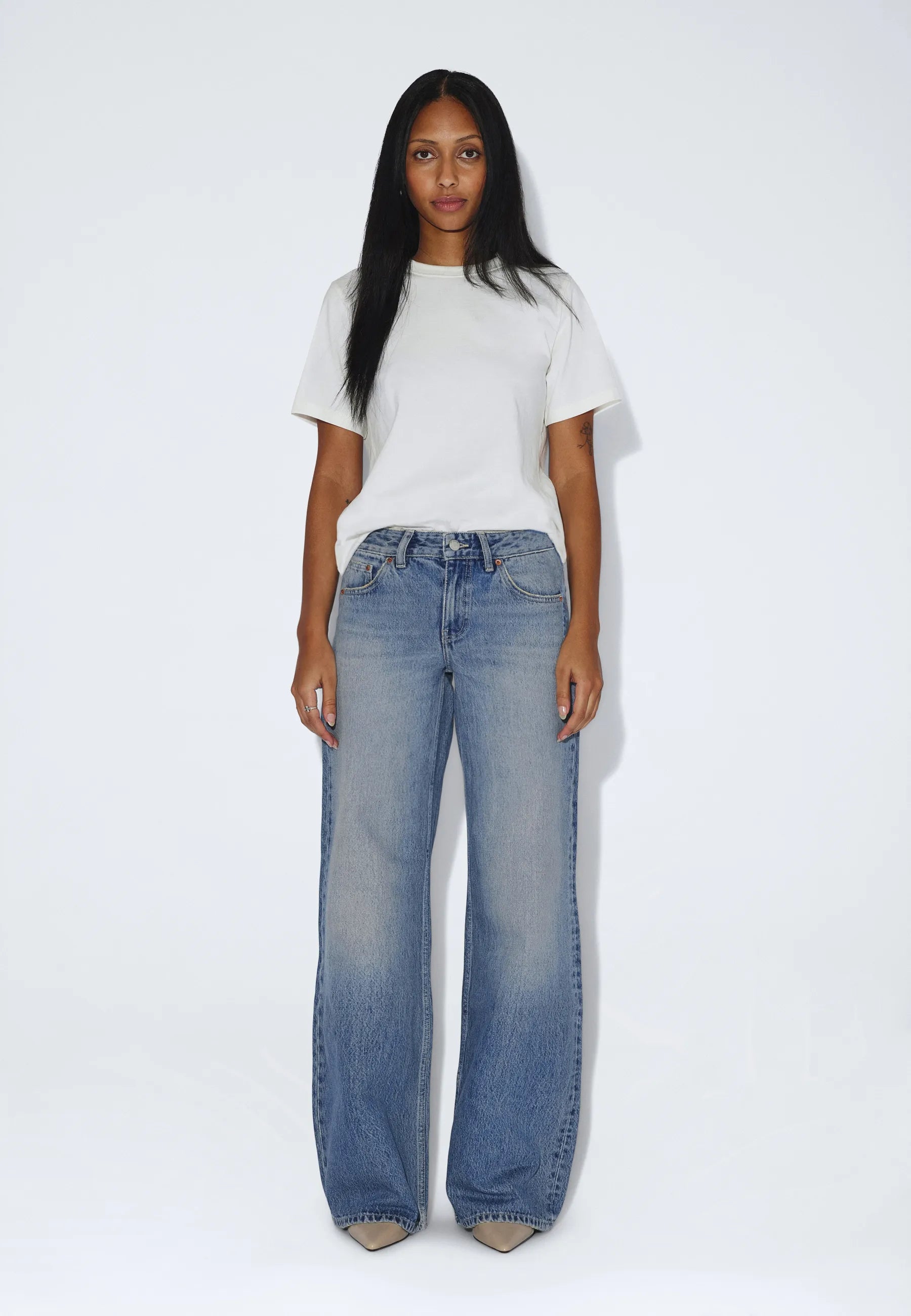 2630105M02_DrDenim_FW26__RhueHighWide_DriftSkyUsed_main_W1_1