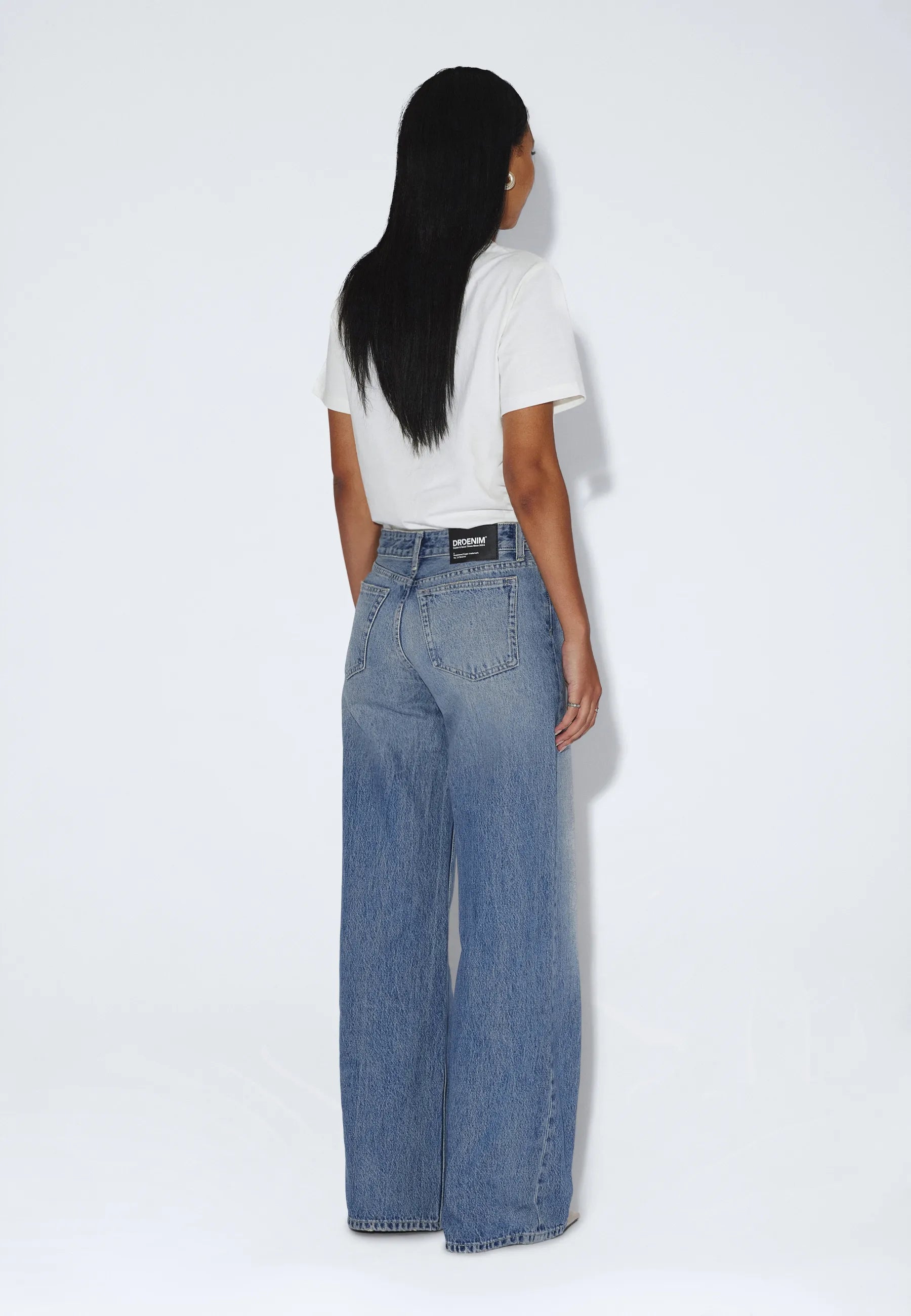 2630105M02_DrDenim_FW26__RhueHighWide_DriftSkyUsed_main_W2_1