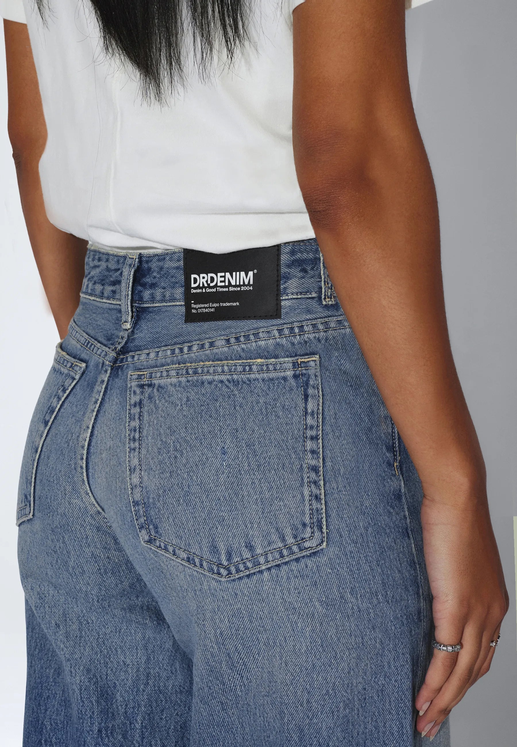 2630105M02_DrDenim_FW26__RhueHighWide_DriftSkyUsed_main_W5_2