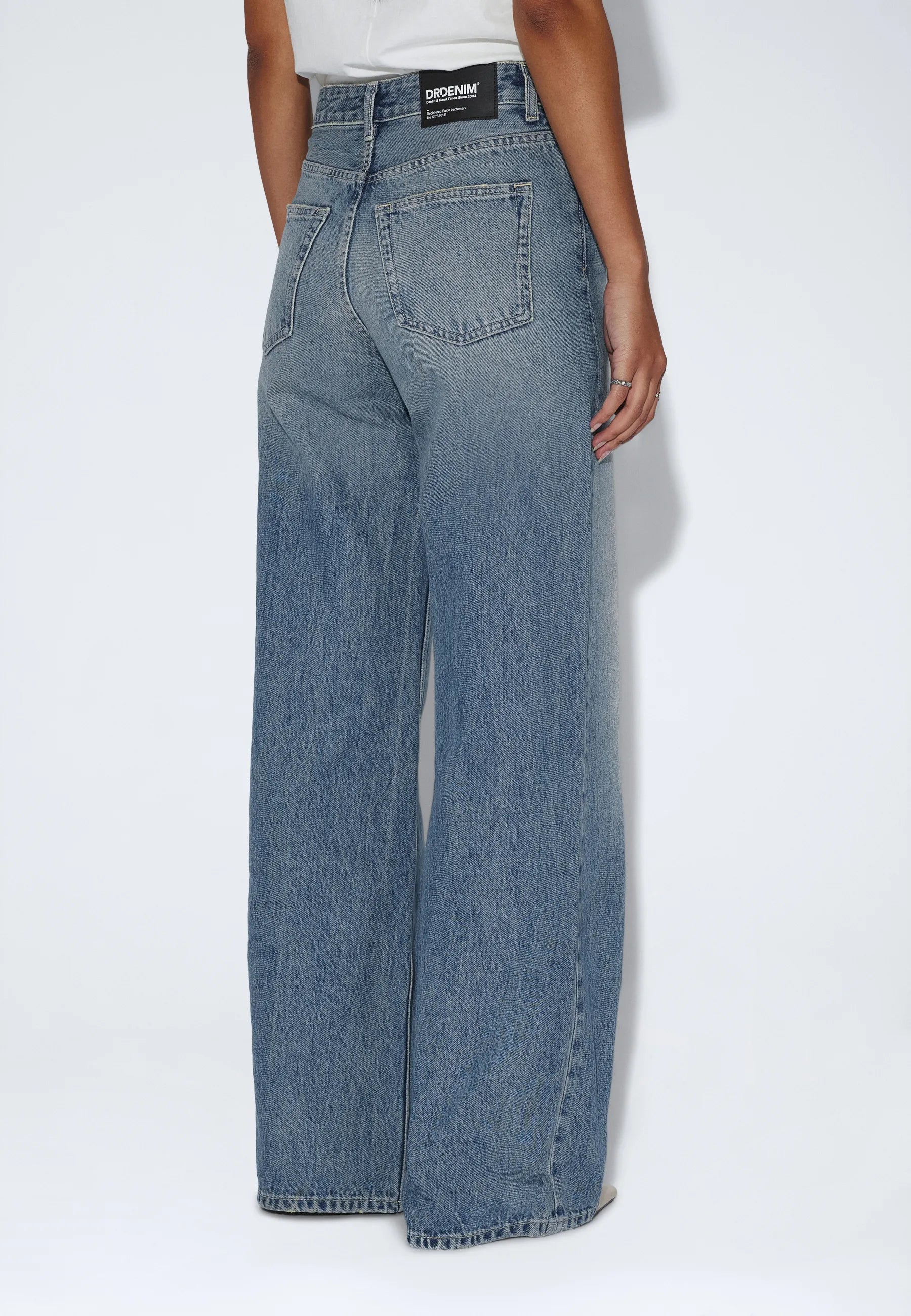 2630105M02_DrDenim_RhueHighWide_DriftSkyUsed_main_W4_1