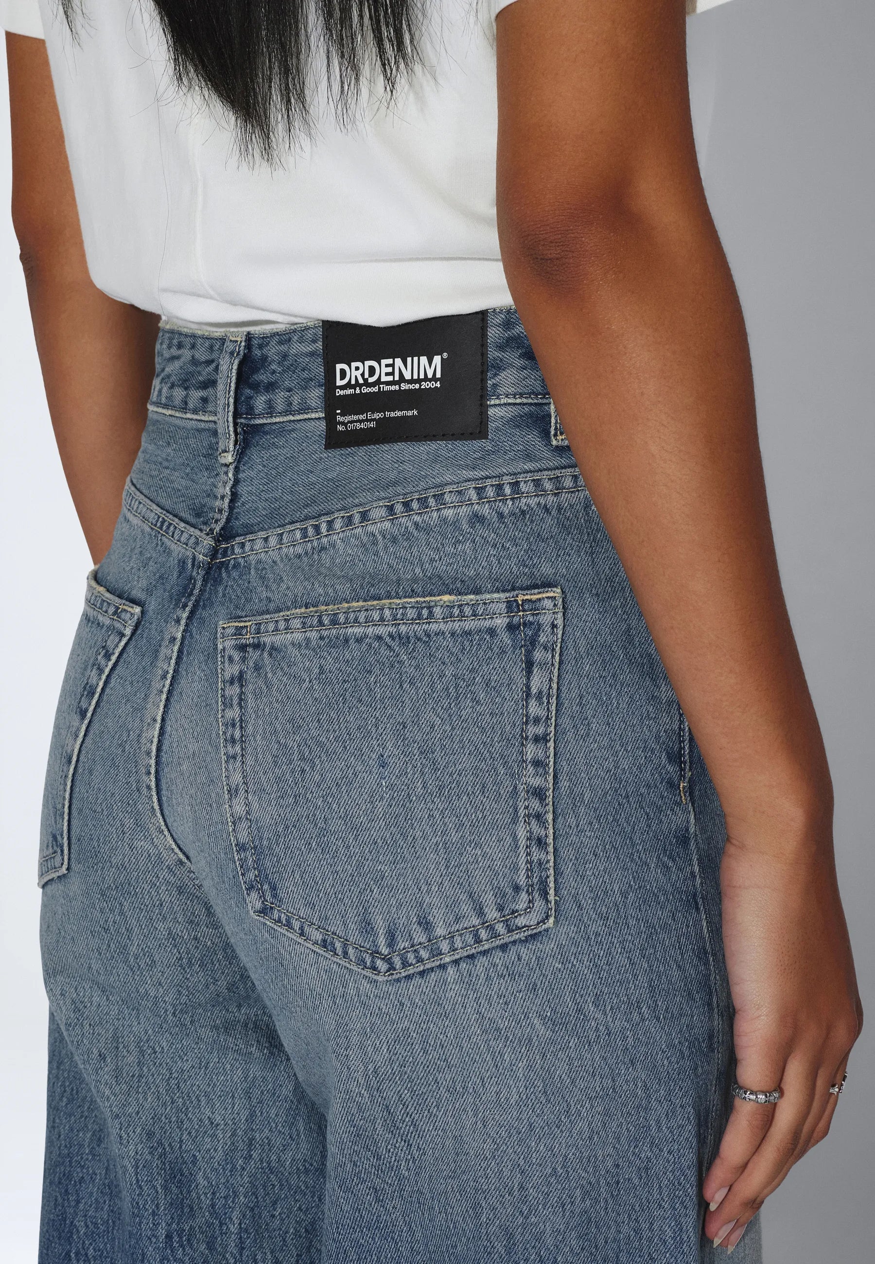 2630105M02_DrDenim_RhueHighWide_DriftSkyUsed_main_W5_2