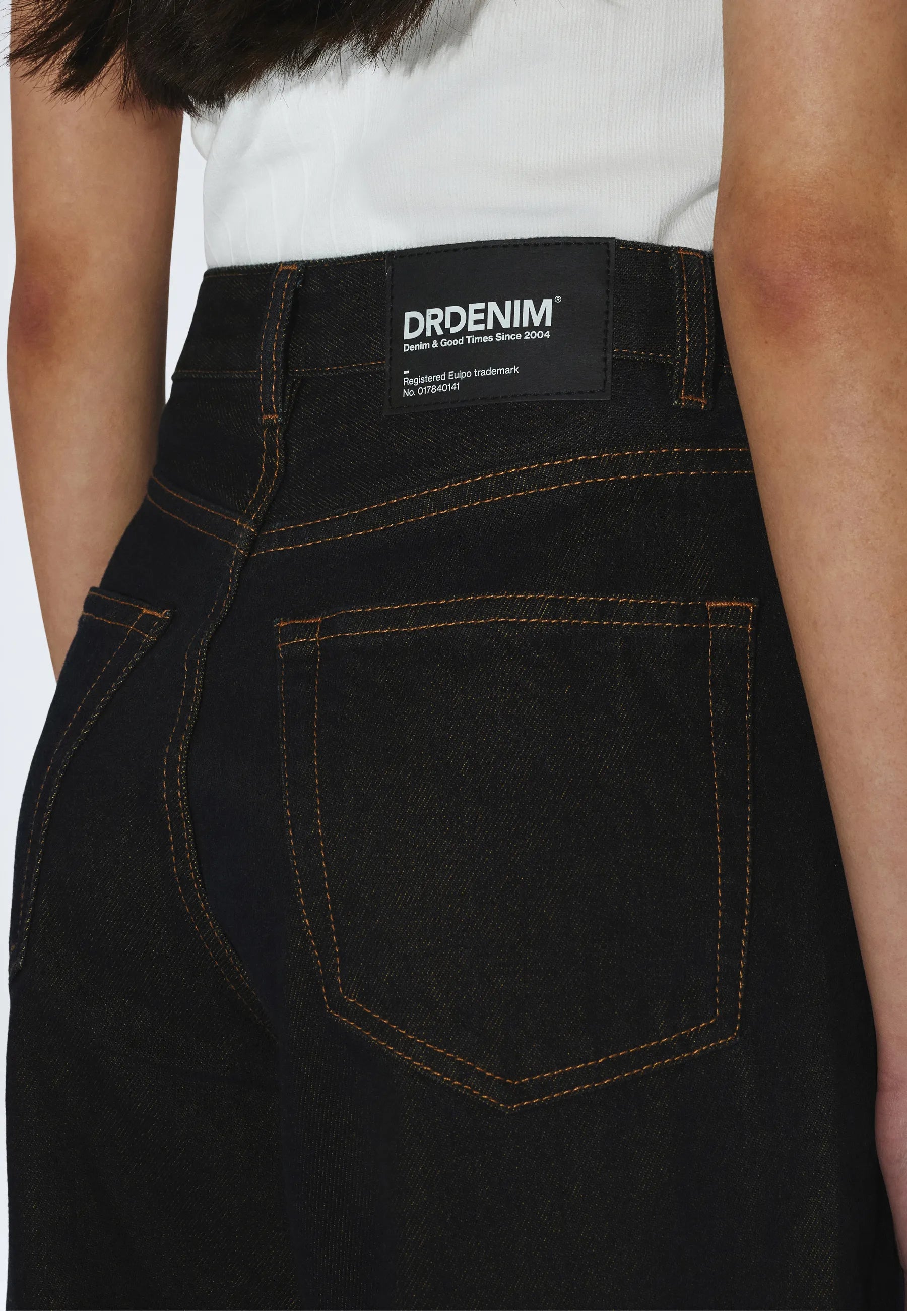 2630105M26_DrDenim_RhueHighWide_KodiakRinse_main_W5_2