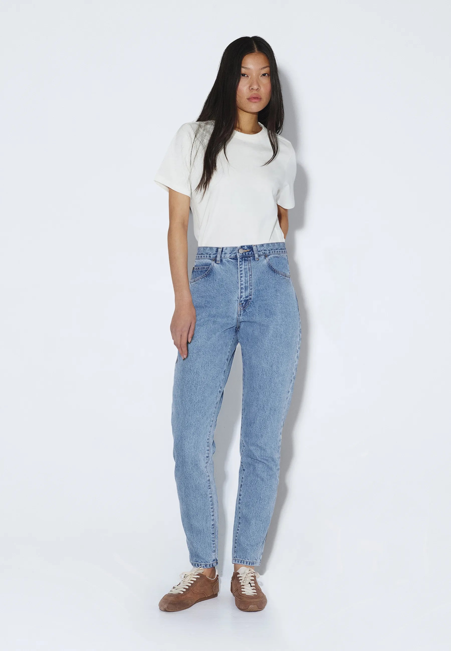 2630106L62_DrDenim_NoraHighTapered_LightRetro_Main_W1_2jpg