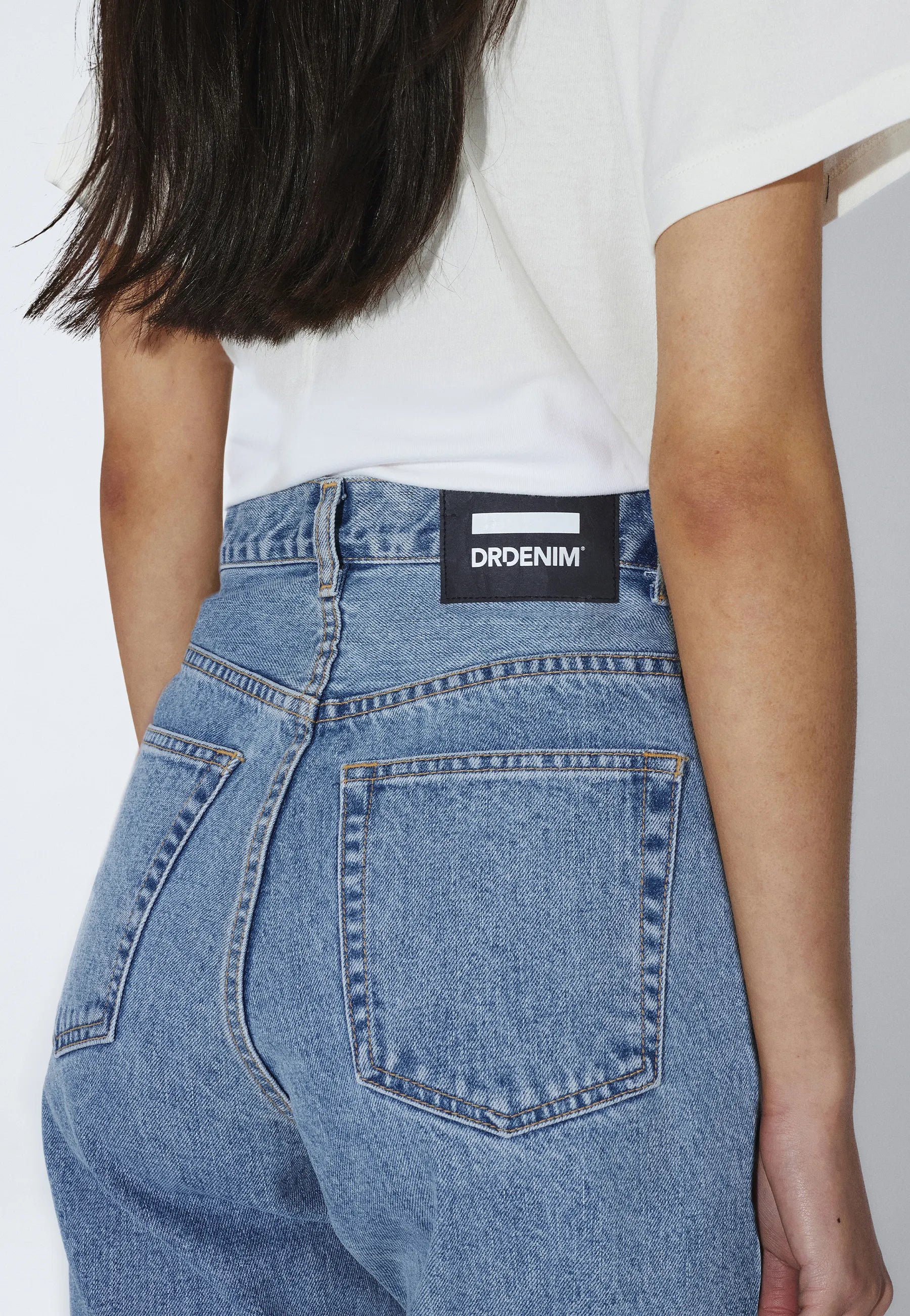 2630106L62_DrDenim_NoraHighTapered_LightRetro_Main_W5_1