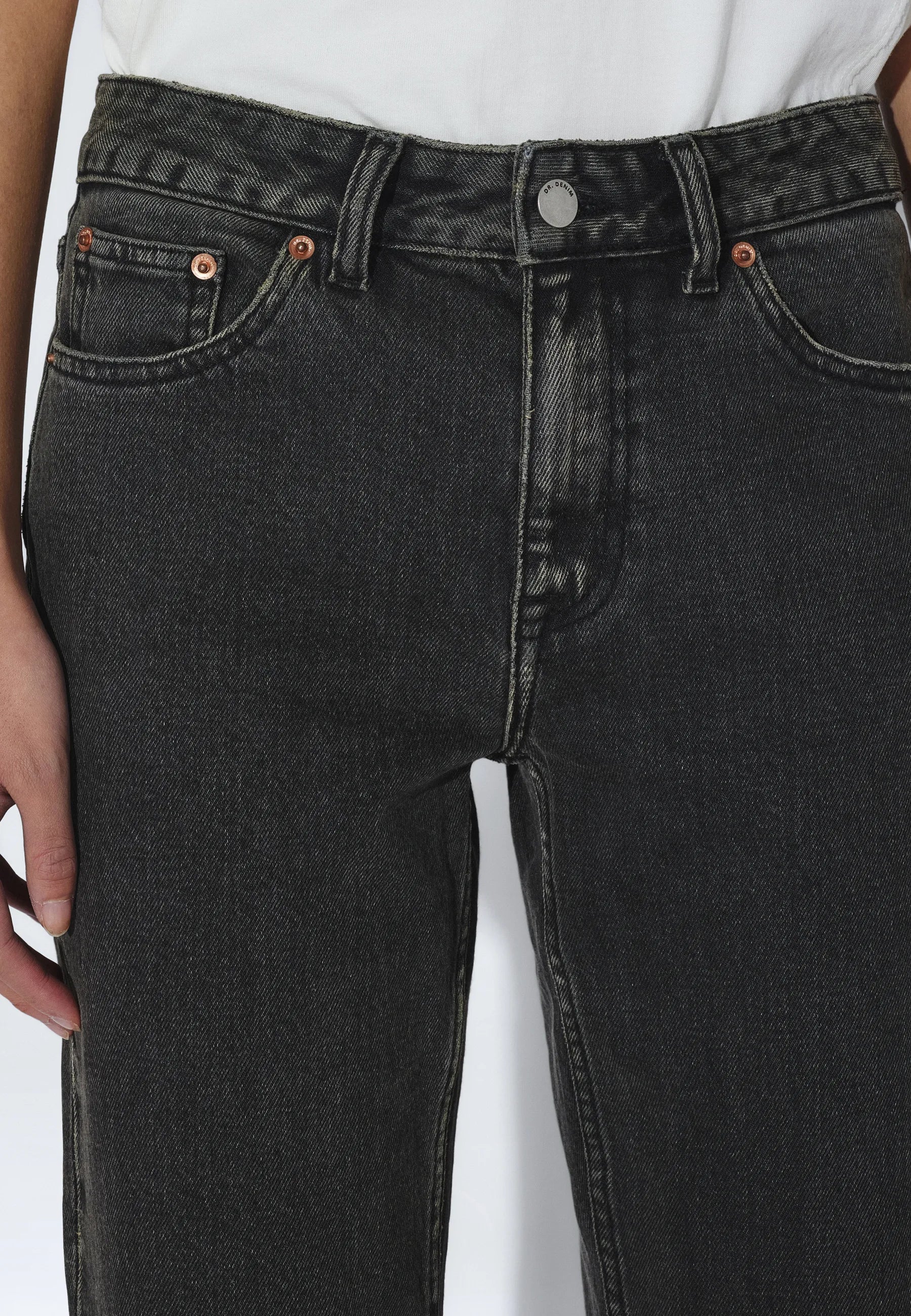 2630106L62_DrDenim_StrawMidSlim_TarAgedBlack_main_W5_1
