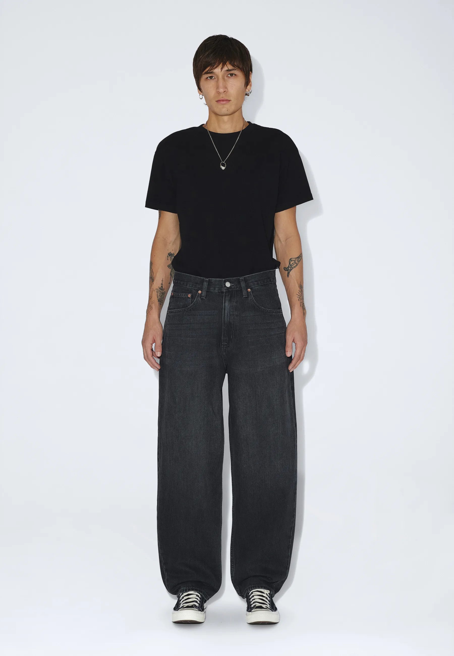 2630107115_DrDenim_OmarBarrel_DarkGreyUsed_main_M1_1