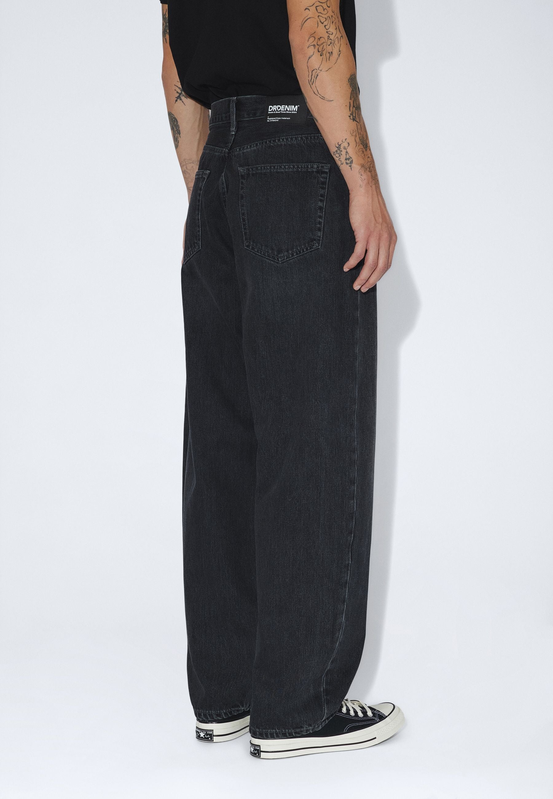 2630107115_DrDenim_OmarBarrel_DarkGreyUsed_main_M4_1