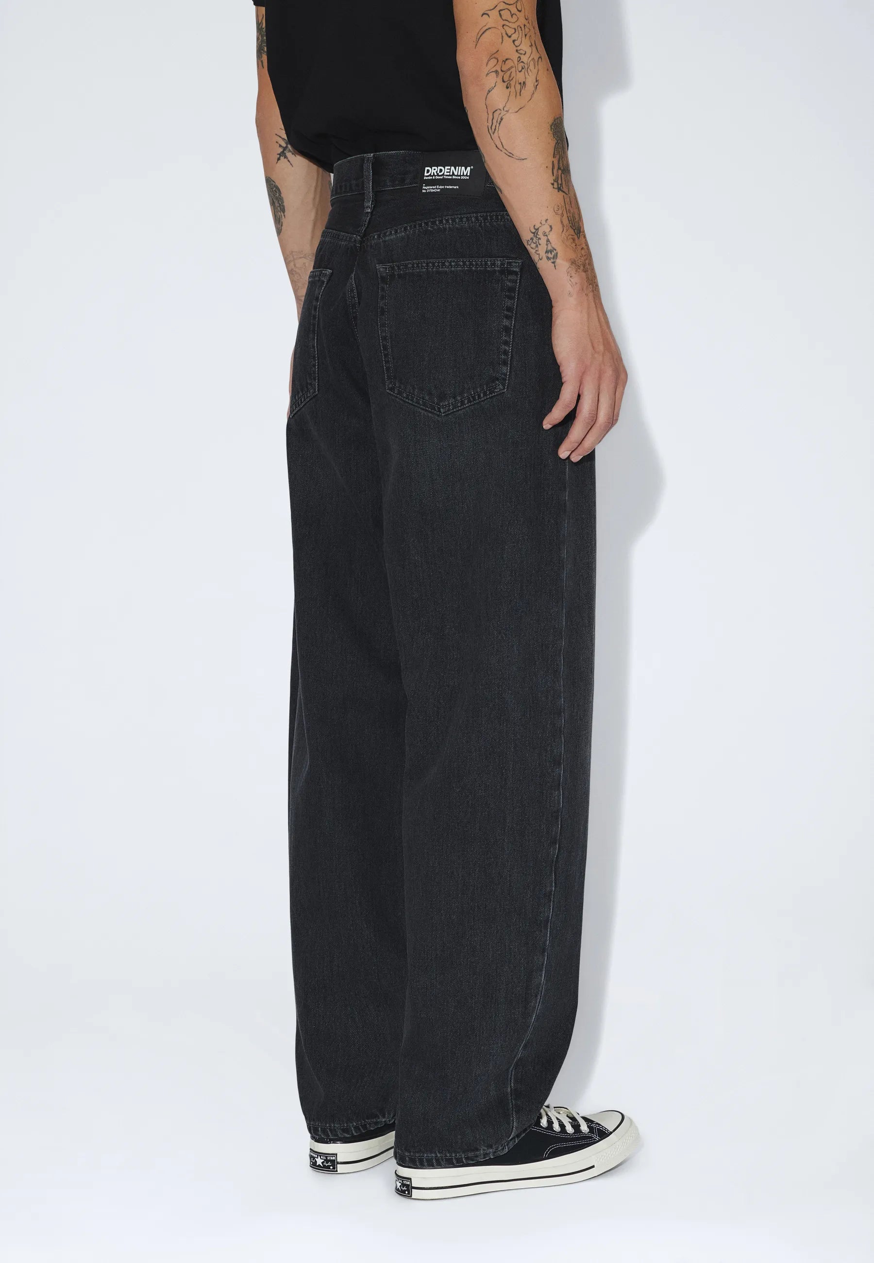 2630107115_DrDenim_OmarBarrel_DarkGreyUsed_main_M4_1