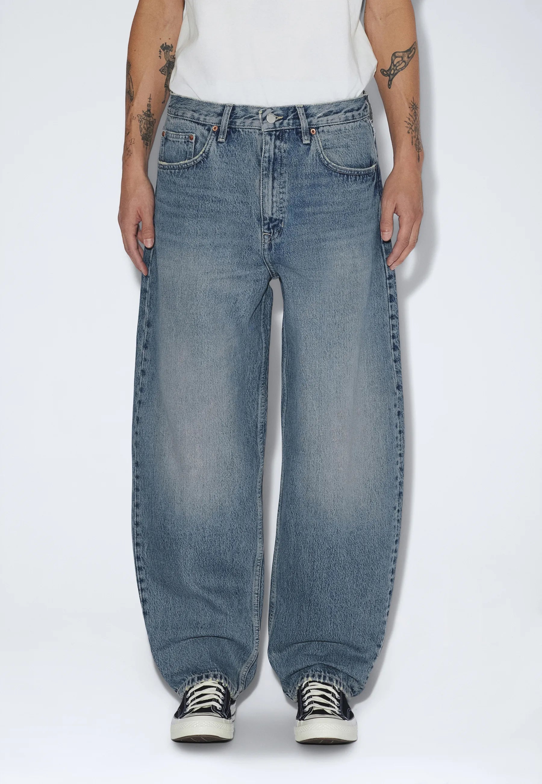 2630107M02_DrDenim_OmarBarrel_DriftSkyUsed_main_M3_1
