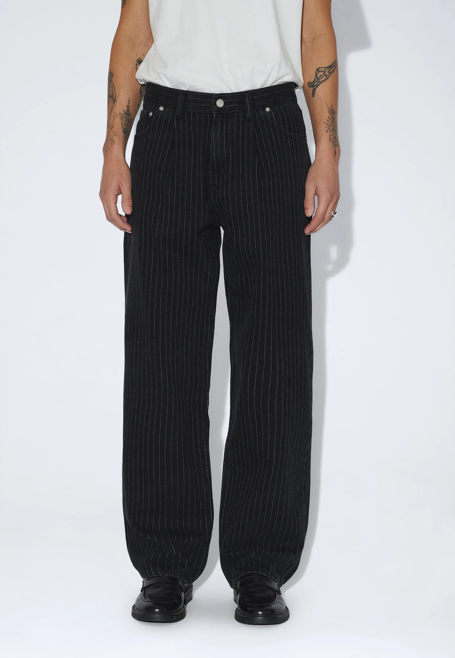 2630110BN6_DrDenim_OmarRelaxedPleated_WashedBlackPinstripe_main_M3_1