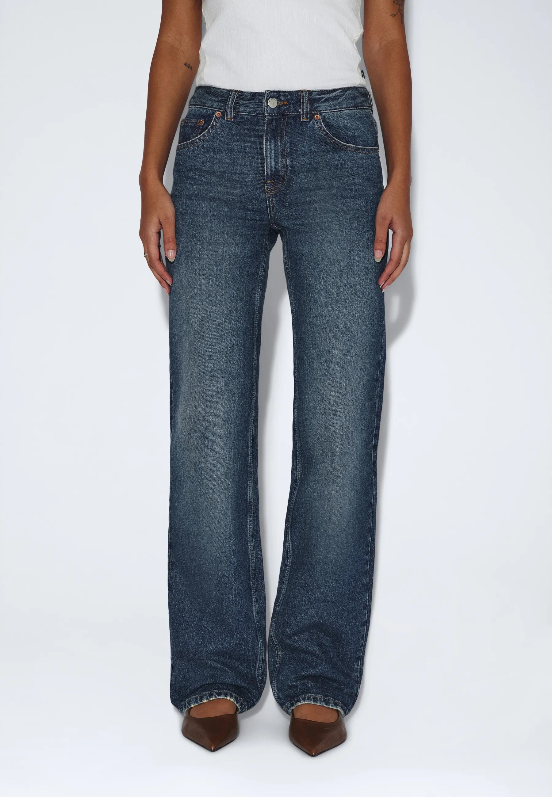 2630111L43_DrDenim_EchoMidStraight_BayDarkUsed_main_W3_1